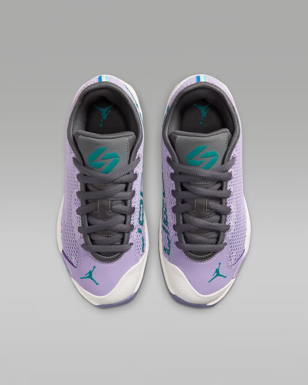 IH0573-501 IH0573-501 Nike GS Luka 77 Urban Lilac/Iron Grey