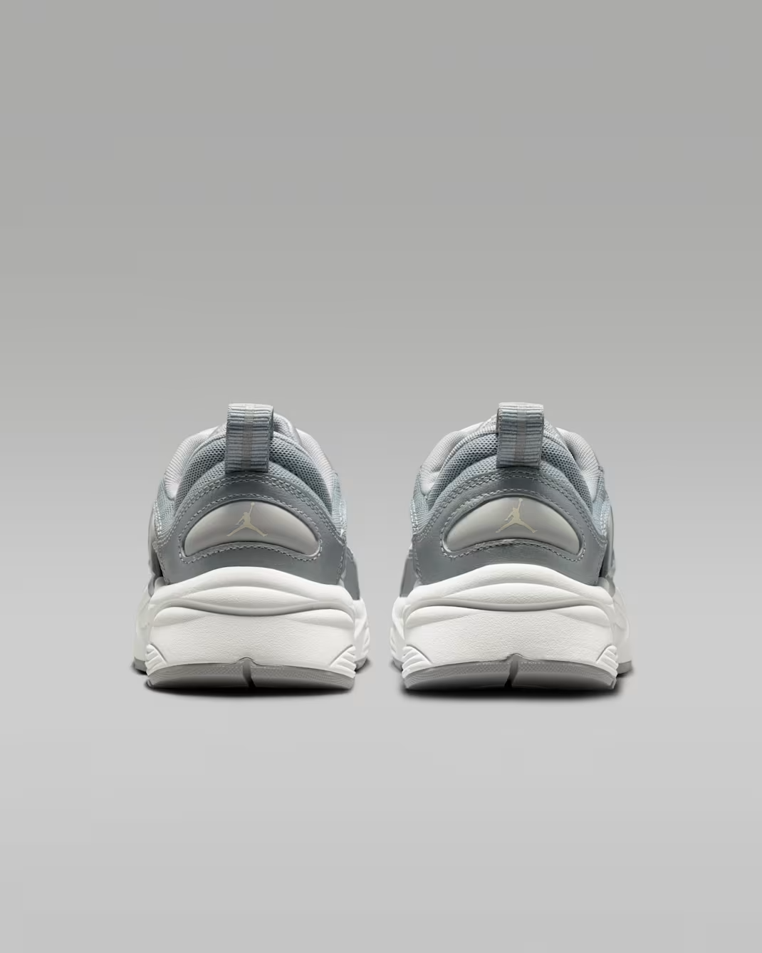 IR1839-100 Nike Jordan Trunner O/S Swan/Wolf Grey/Reflect Silver/Summit (Women's