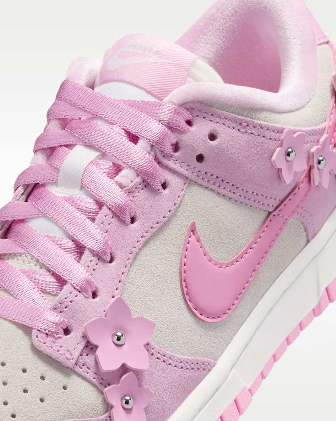 IV4726-600 Nike Dunk Low SE Florette (Women's)