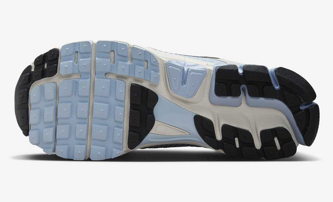 FQ7079-001 Nike Zoom Vomero 5 Platinum Tint and Light Armory Blue (Women's)