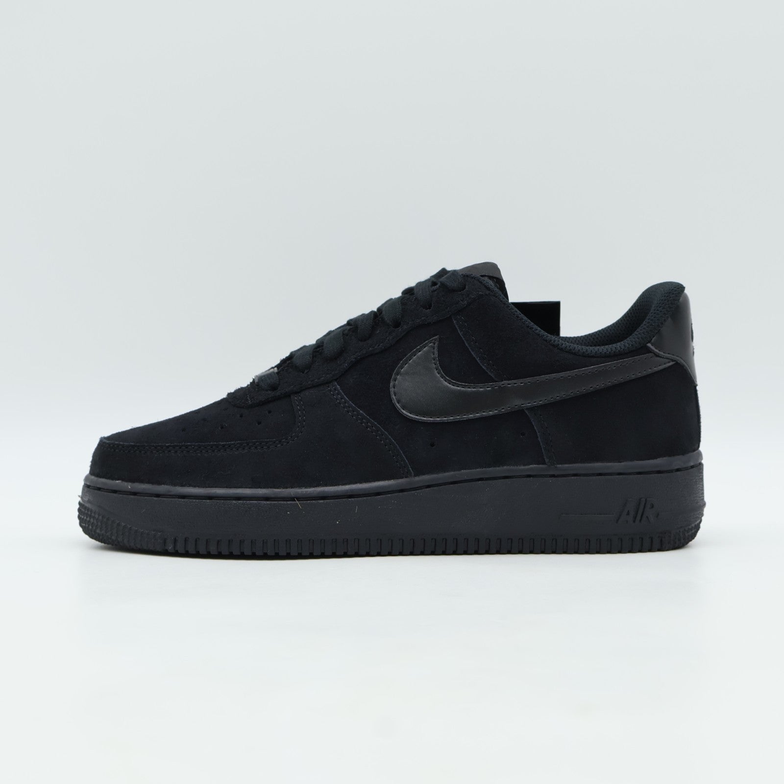 IO4833-004 Nike Air Force 1 '07 Black (Women's)