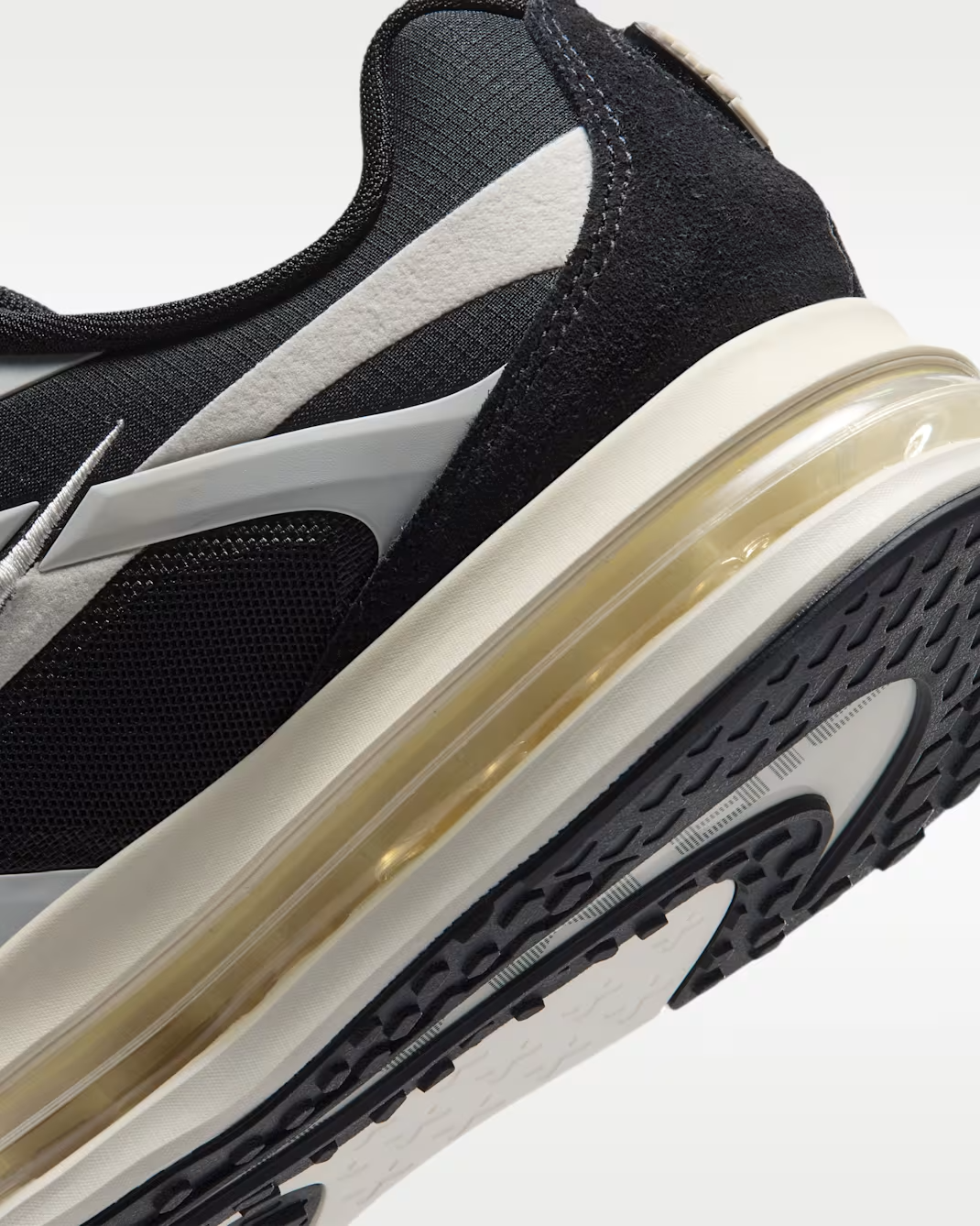IW4935-102 Nike Air Max Metro "Pale Ivory/Black" (Men's)
