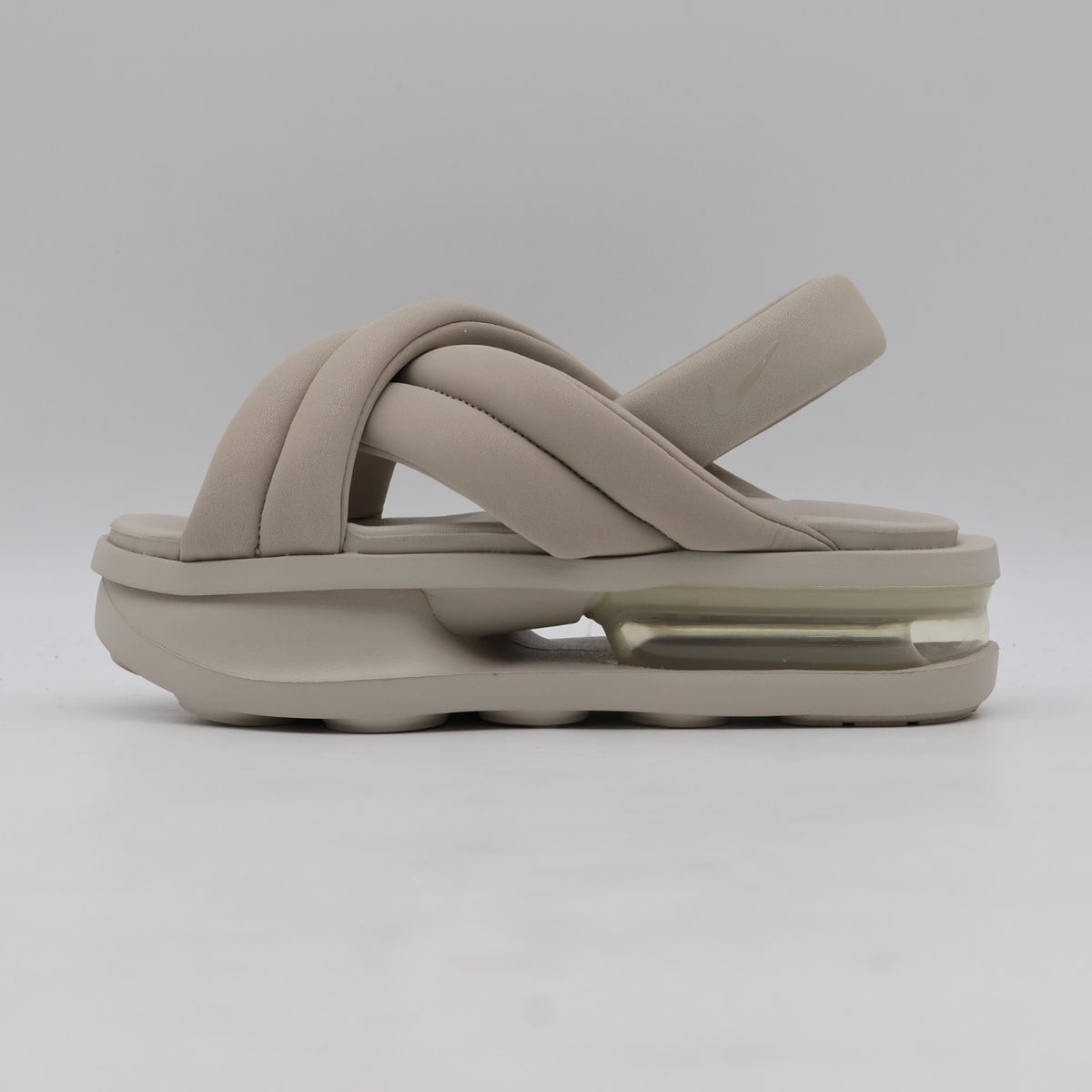 IH2052-299 Nike Women's Air Max Isla Cream 2 (Women's)
