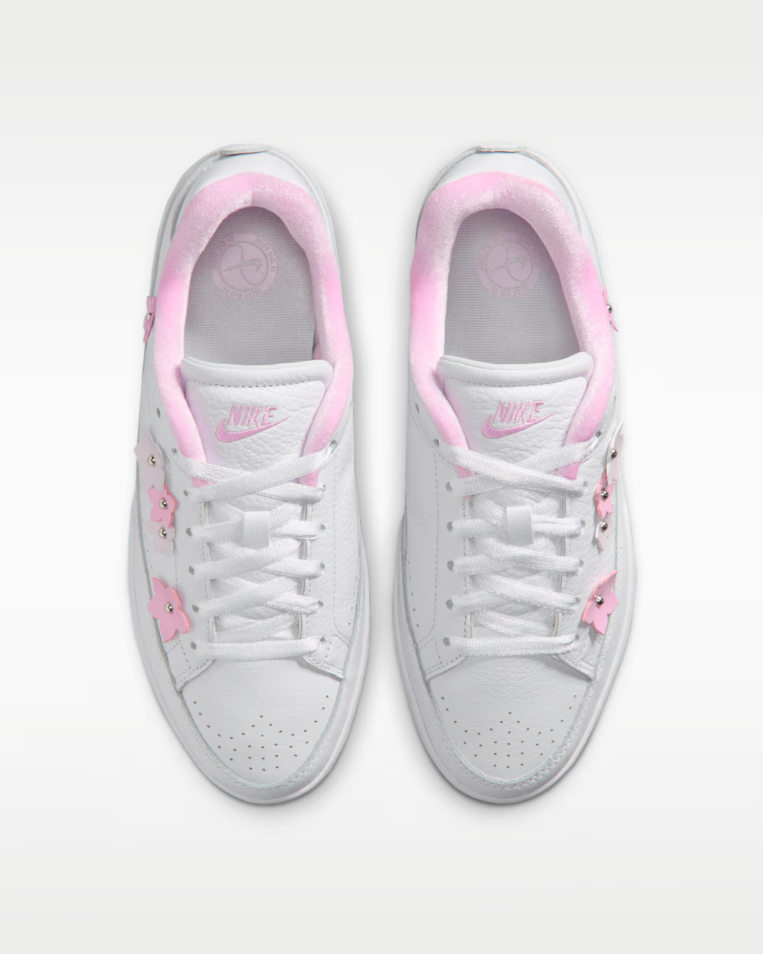 IR8636-100 Nike Tennis Centre "Florette" (Women's)