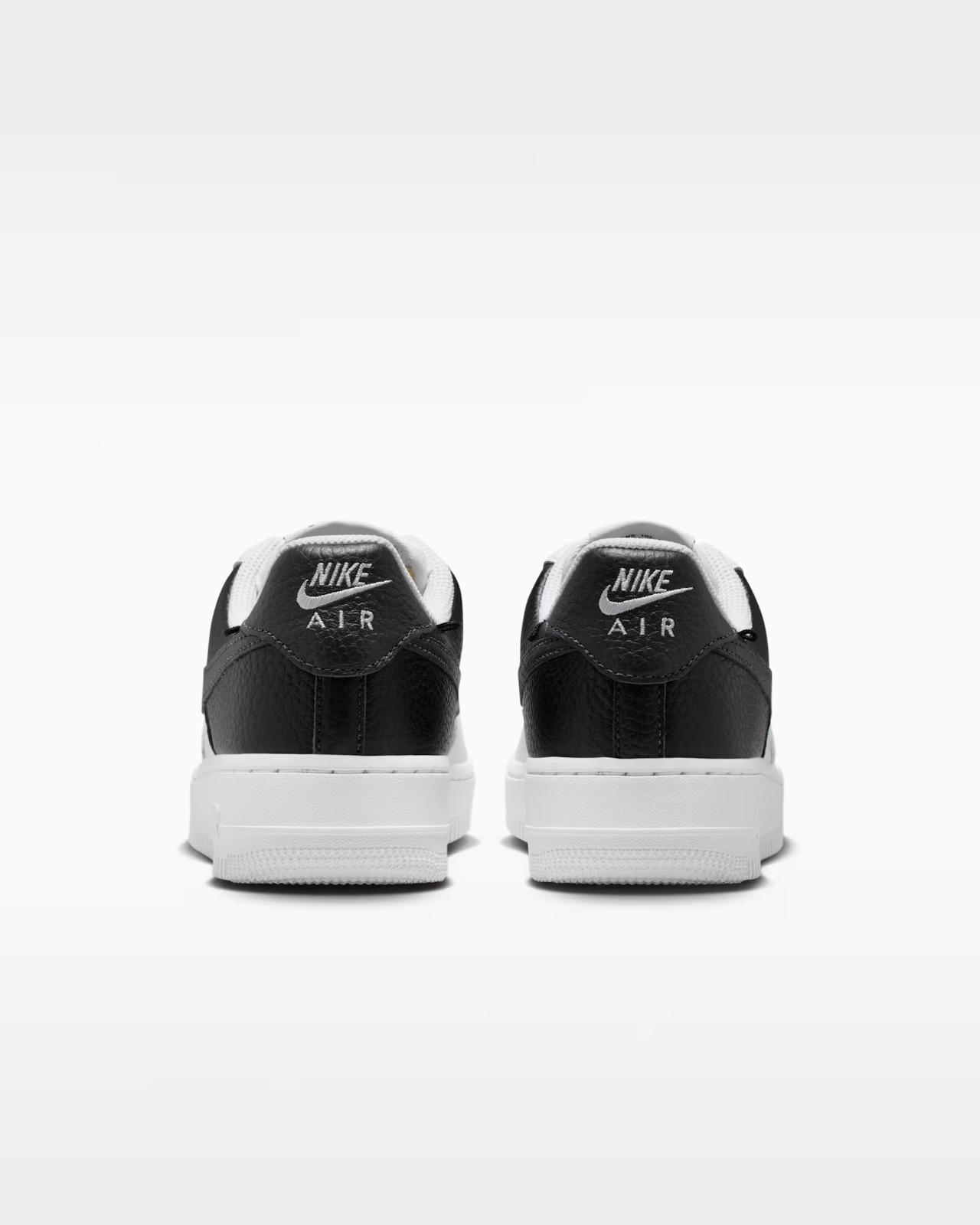 IR0872-001 Nike Air Force 1 '07 "Black/White" (Women's)