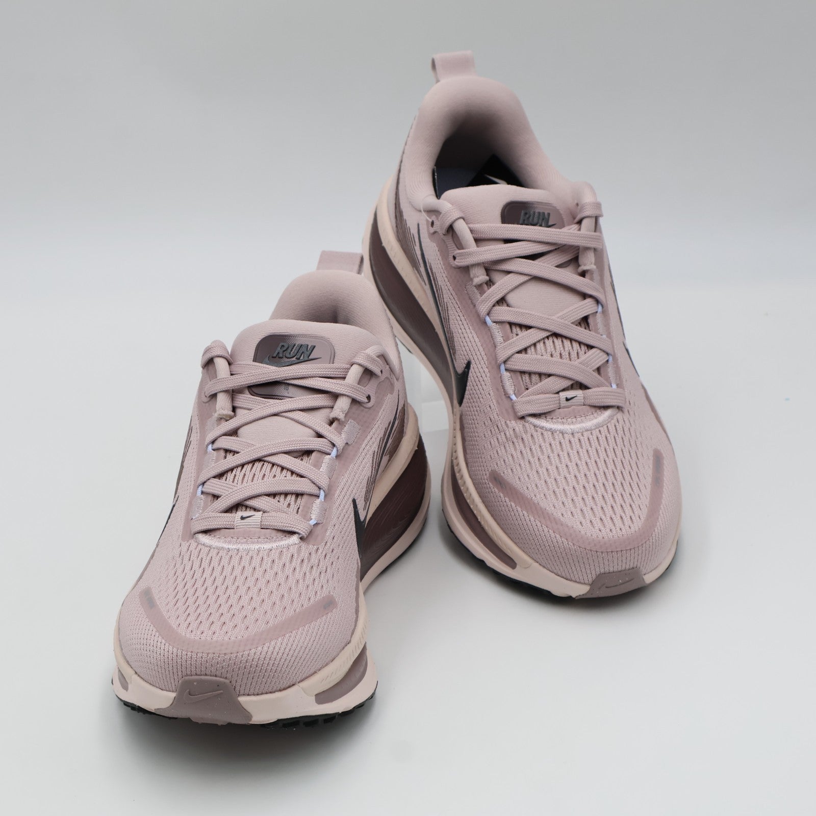 HM6804-607 Nike Vomero 18 Particle Rose Silt Red Tattoo Off Noir (Women's)