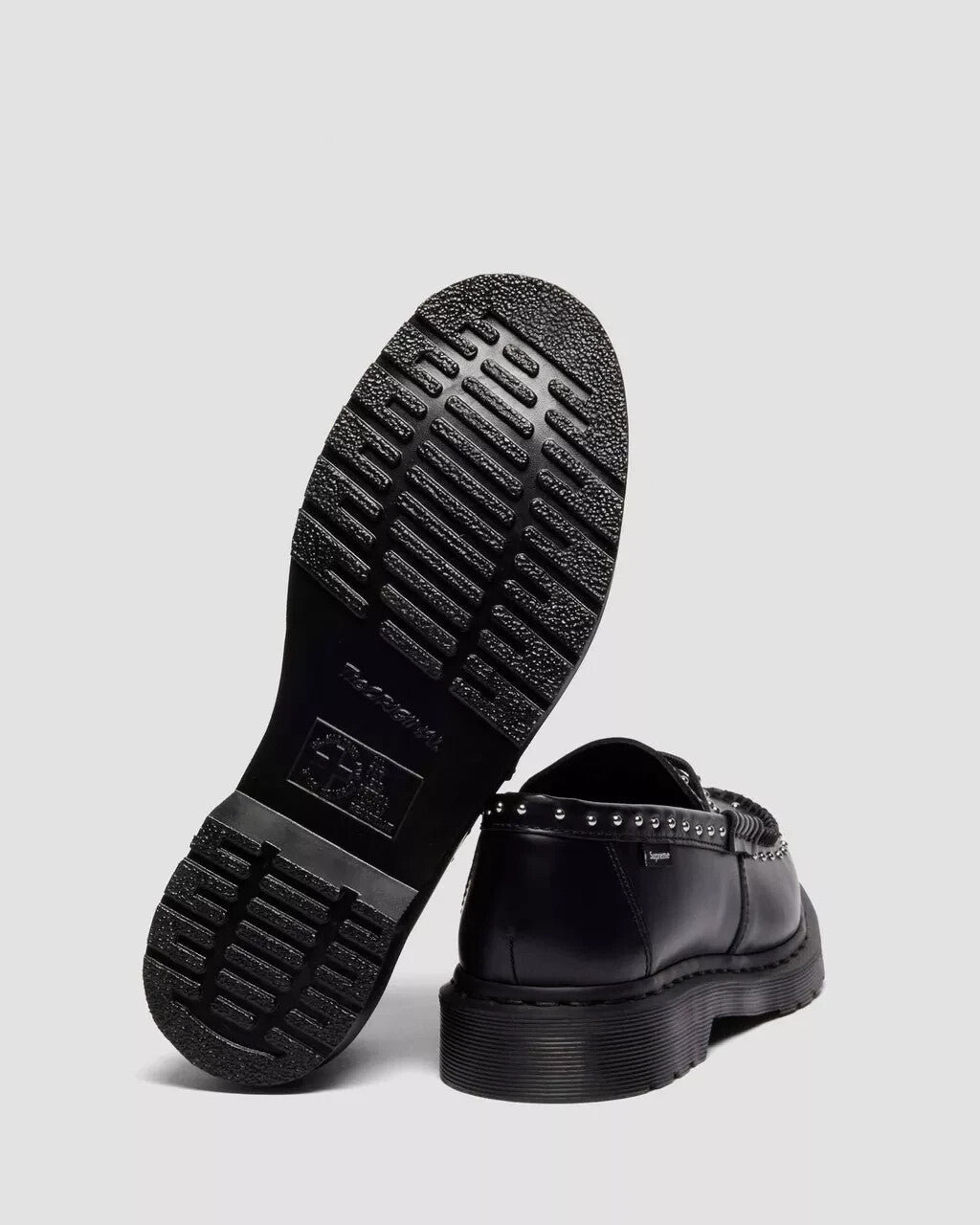 41873001 Supreme Ã Dr.Martens Studded Penton Loafer Black 25SS Week 13 (Men's)
