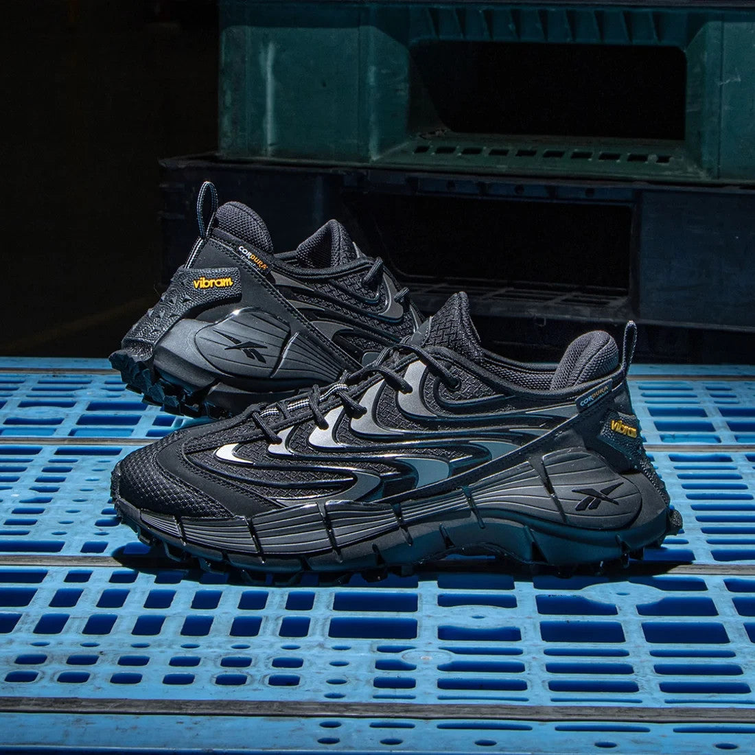 100244381 Reebok ZIG KINETICA 3.5 EDGE "BLACK/GREY3" (Men's)