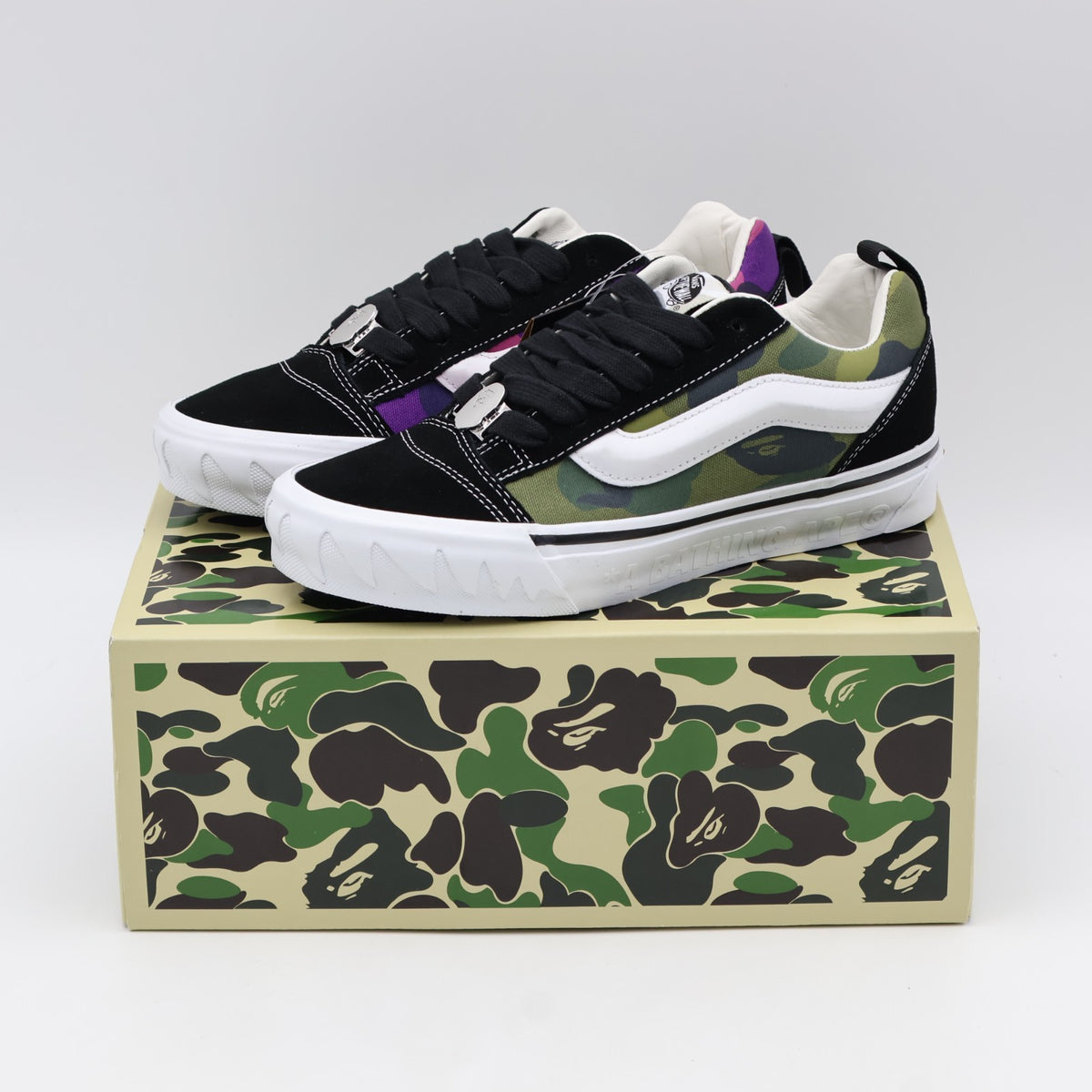 VN000Z39W09 A BATHING APE Ã Vans Premium Knu Skool "Camo Green" (Men's)