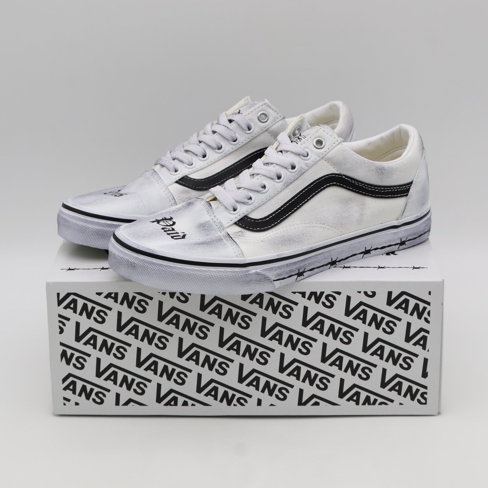 VN000E9TCJ7 Travis Barker Ã Vans Old Skool "Dues Paid/White" (Men's)