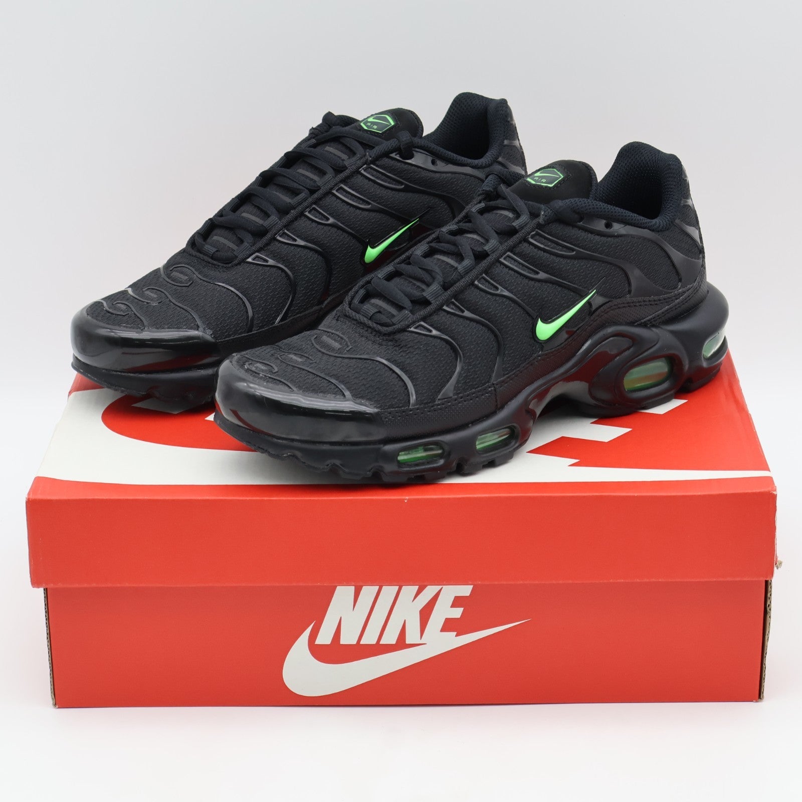 DM0032-024 Nike Air Max Plus Green Strike (Men's)