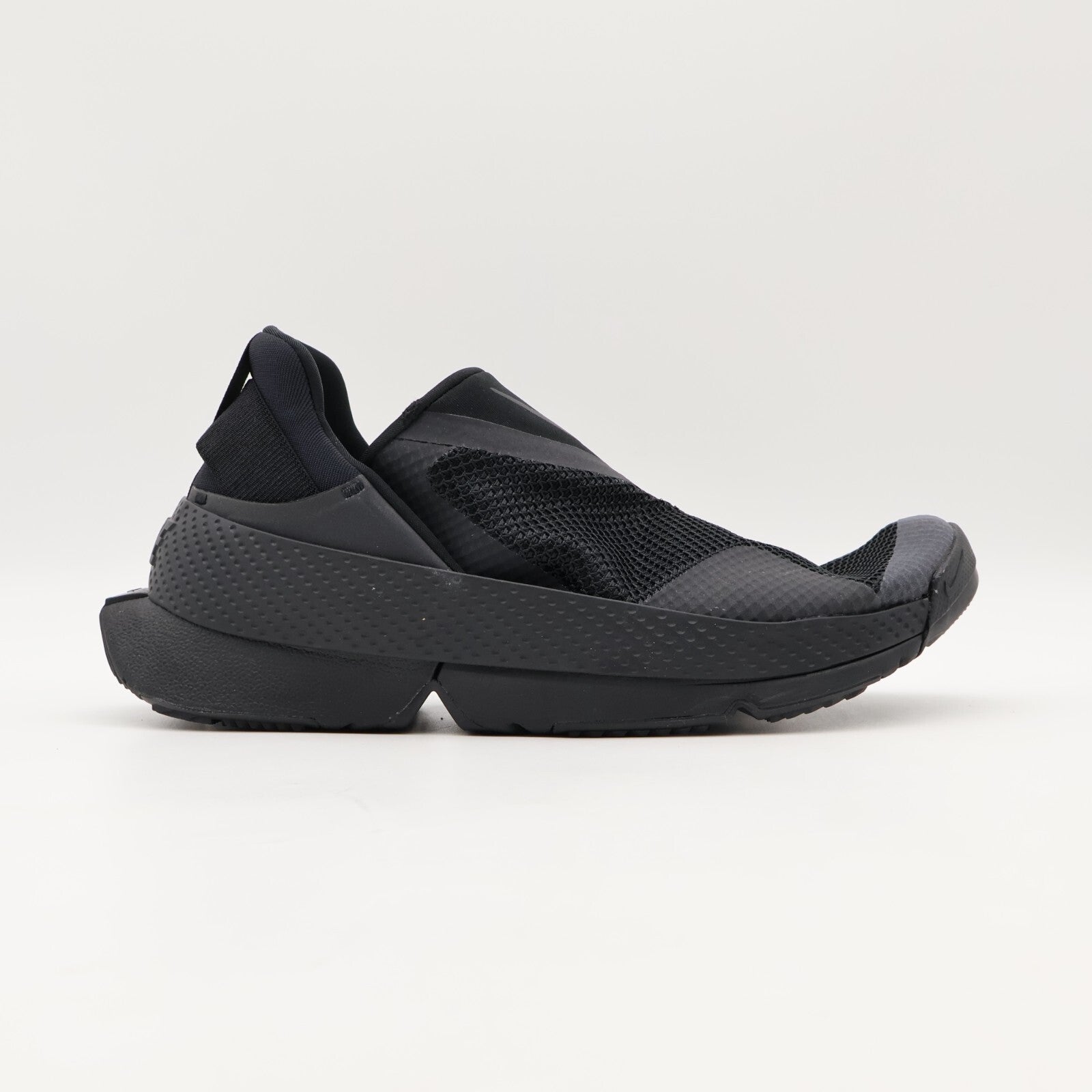 DR5540-006 Nike Women's Go FlyEase Triple Black (Women's)