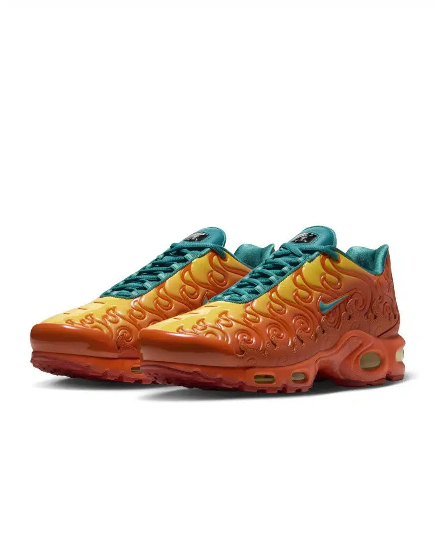 IW1283-800 One Piece Ã Nike Air Max Plus "Devil Fruits/Mera Mera" (Men's)