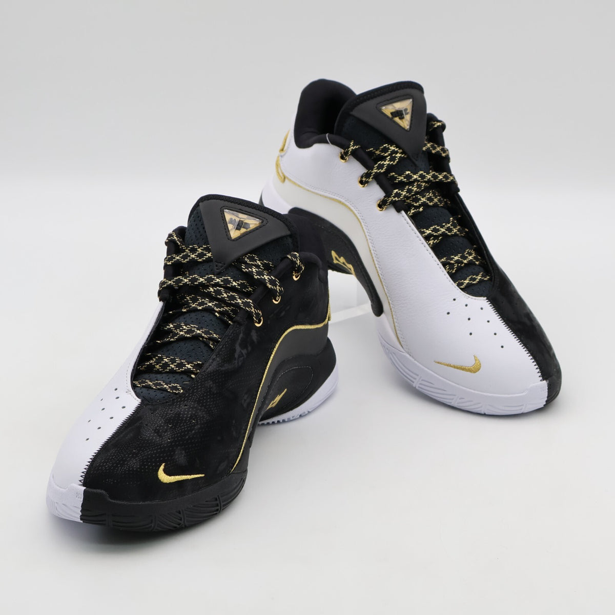 HV8453-100 HV8454-100 Nike LeBron 22 White Metallic Gold Black (Men's)
