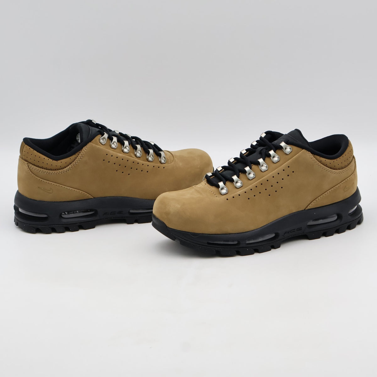 IU5915-200 Nike Air Max Goadome Low SP Taupe (Men's)