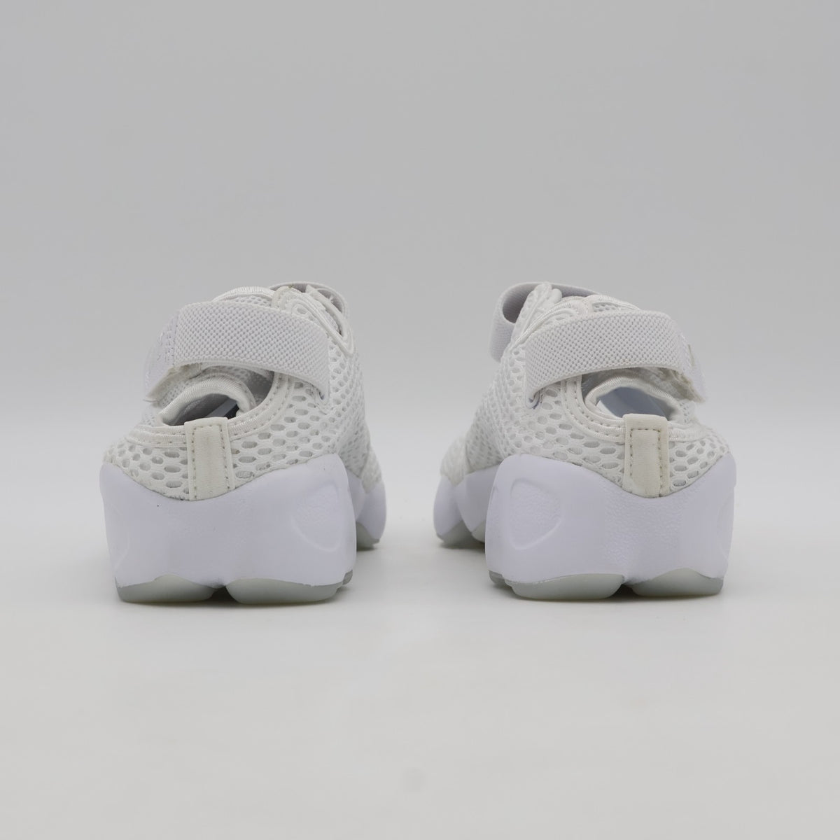 848386-100 Nike Air Rift Breathe "Pure Platinum" (Women's)