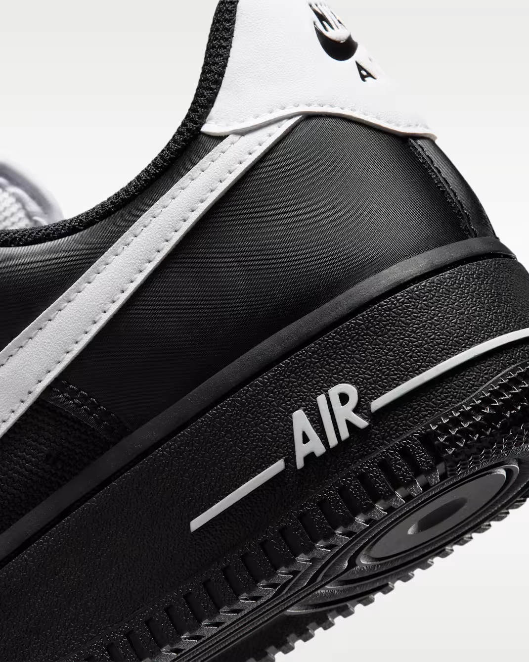 IV4721-001 Nike Air Force 1 Low '07 SE "Black/White" (Women's)