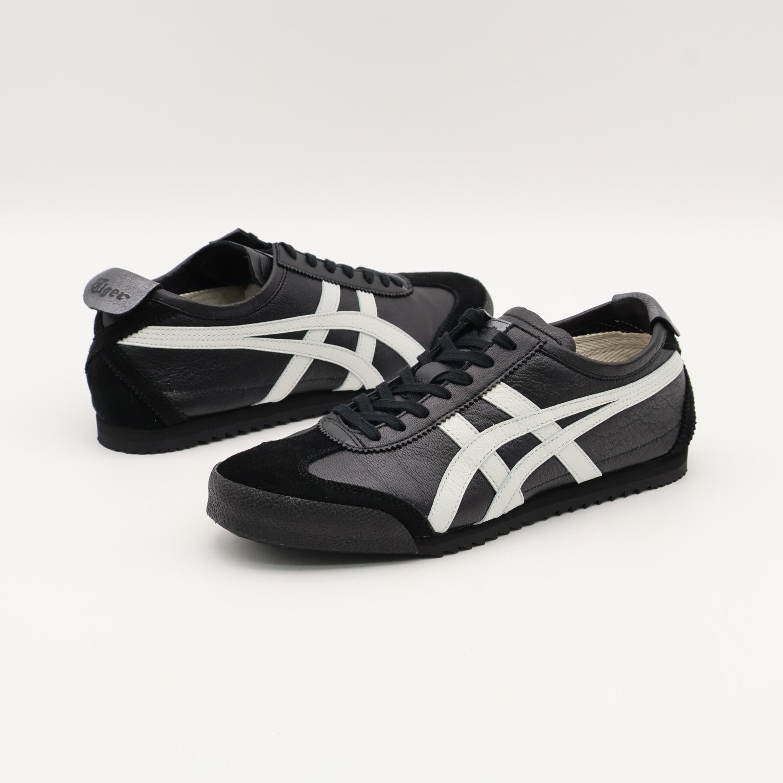 1182A465-001 Onitsuka Tiger NIPPON MADE Mexico 66 Deluxe Black White (Women's)