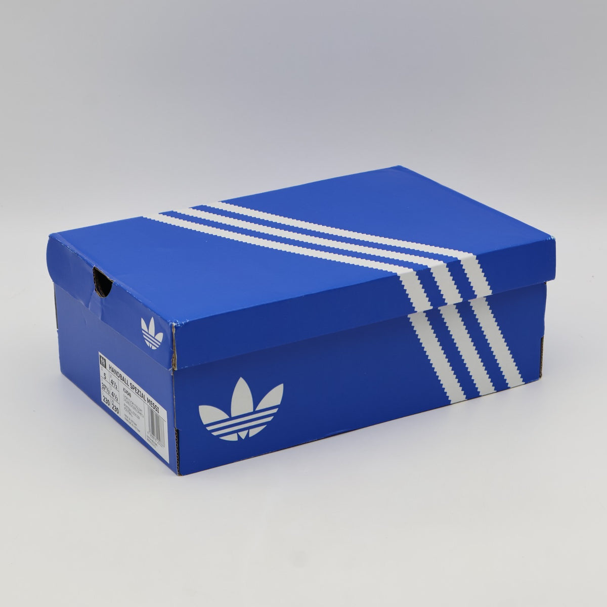 KI4549 Lionel Messi Ã adidas Handball Spezial "Ivory/Gold Metallic" (Men's)