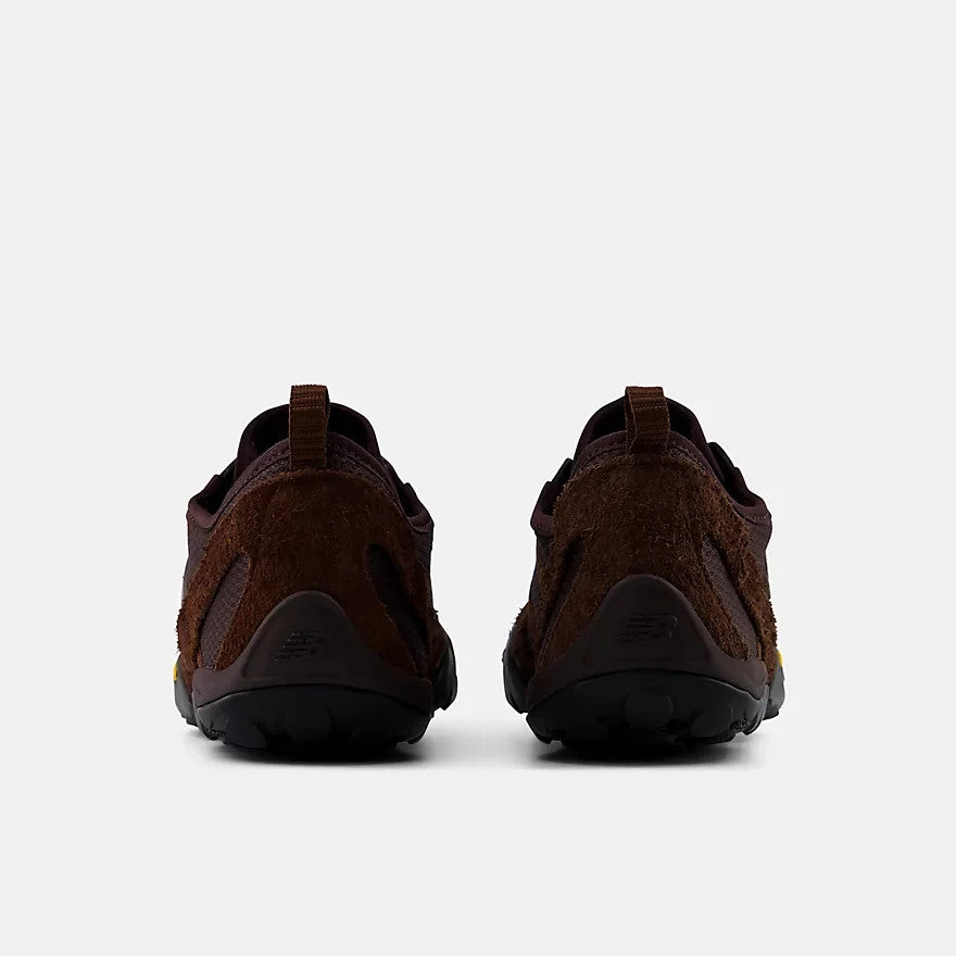 MT10O3XB New Balance MT10 "Black Coffee/Rich Oak" (Men's)