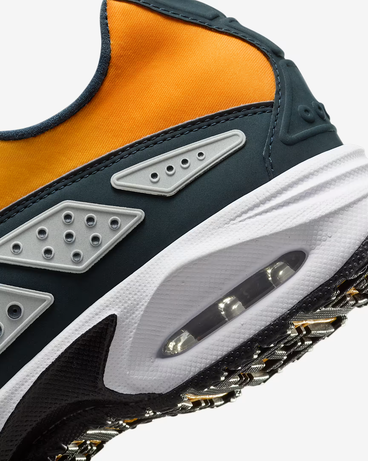 HJ8080-600 Nike Air Max SNDR Sunset (Women's)