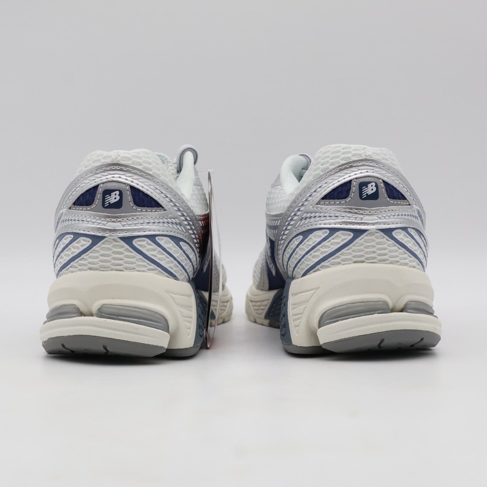 ML860GG2 New Balance 860V2 Arctic Grey Metallic Silver (Men's)