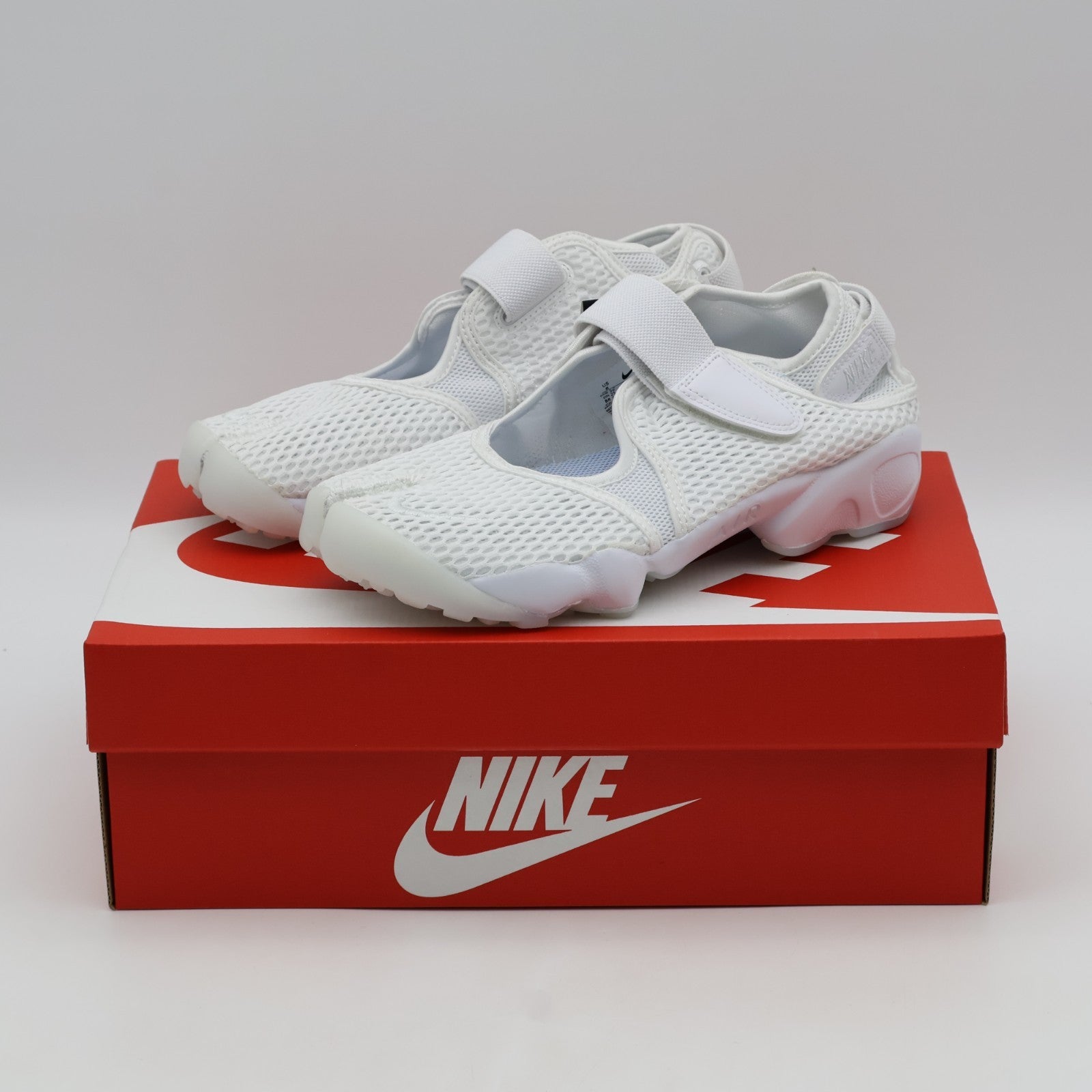 848386-100 Nike Air Rift Breathe "Pure Platinum" (Women's)