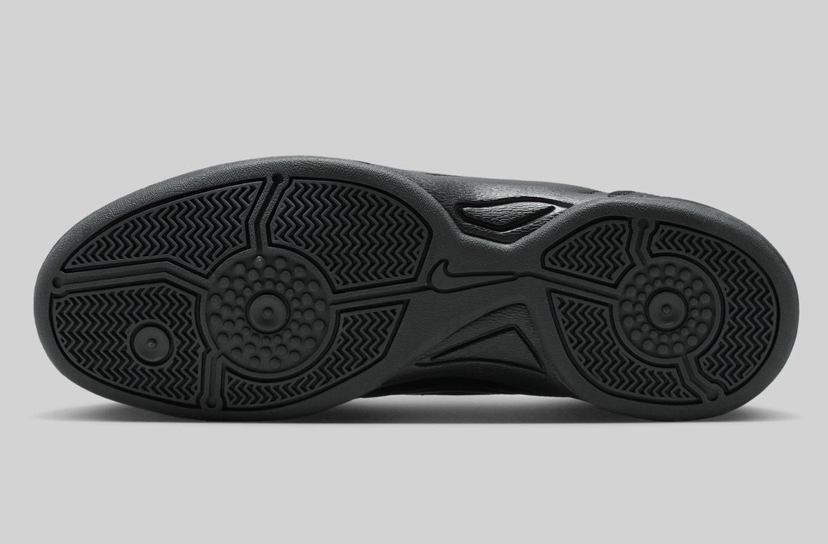 IM4841-010 Nike Total 90 3 Triple Black (Women's)