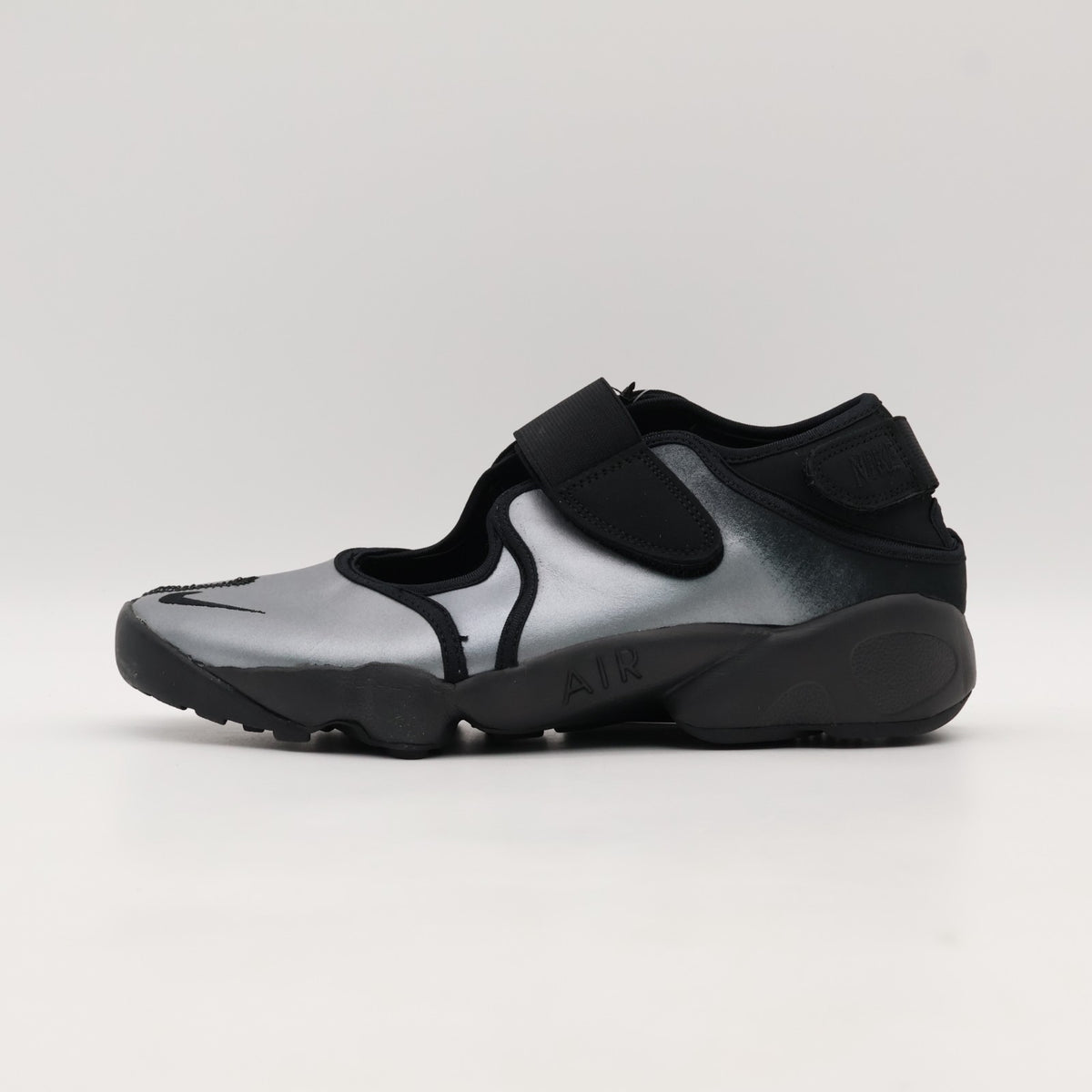 IH3656-095 Nike Women's Air Rift Metallic Silver Black (Women's)