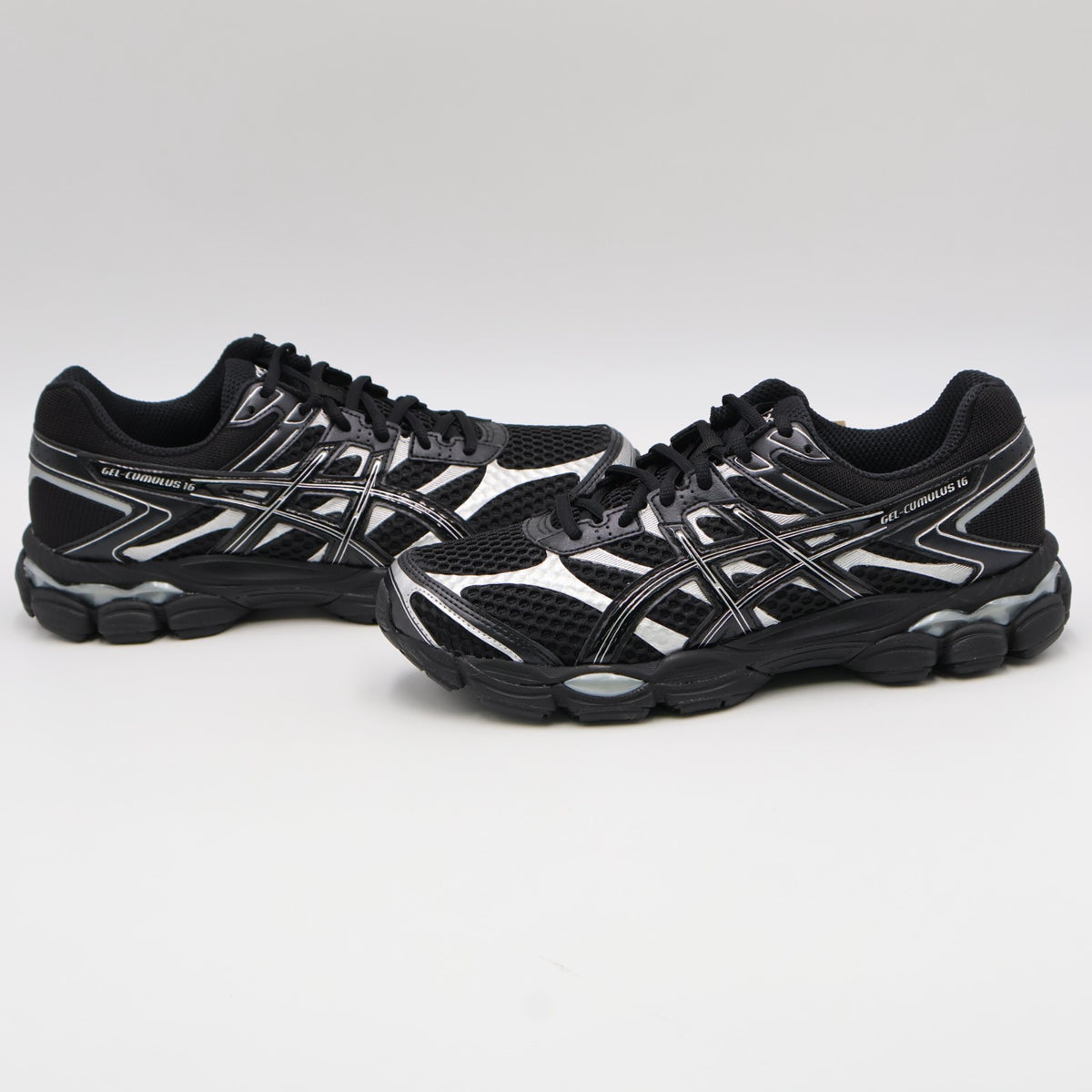 1203A733-002 Asics Gel-Cumulus 16 Black (Men's)
