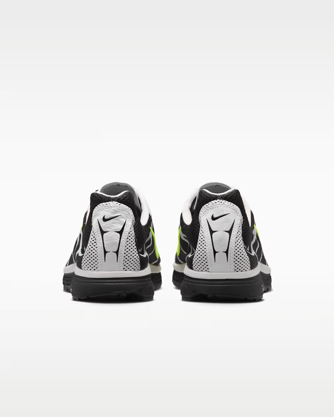 IQ8012-001 Nike Zoom Streakfly 3 "Black/Summit White" (Men's)