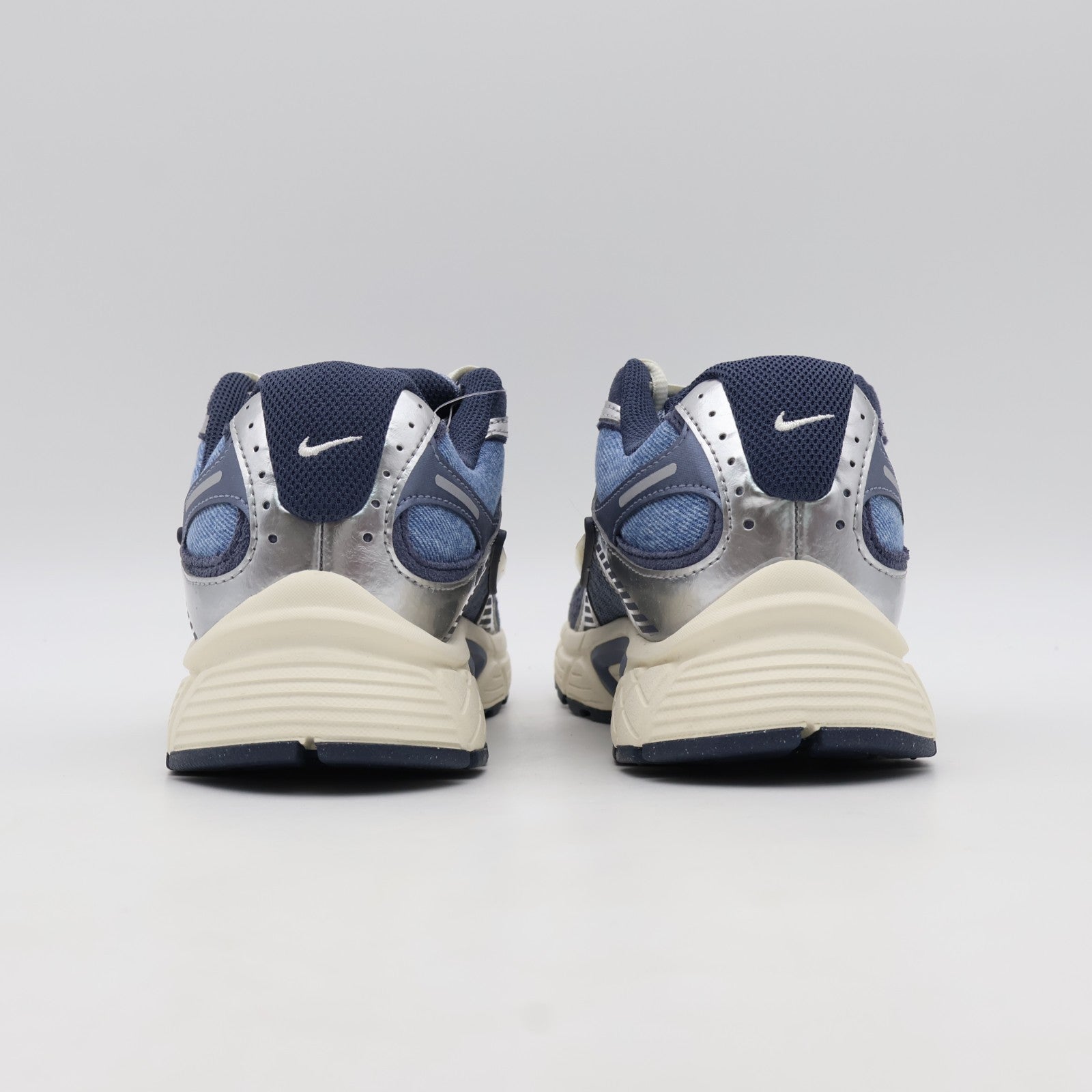 IH3649-006 Nike V5 RNR SE Denim (Men's)