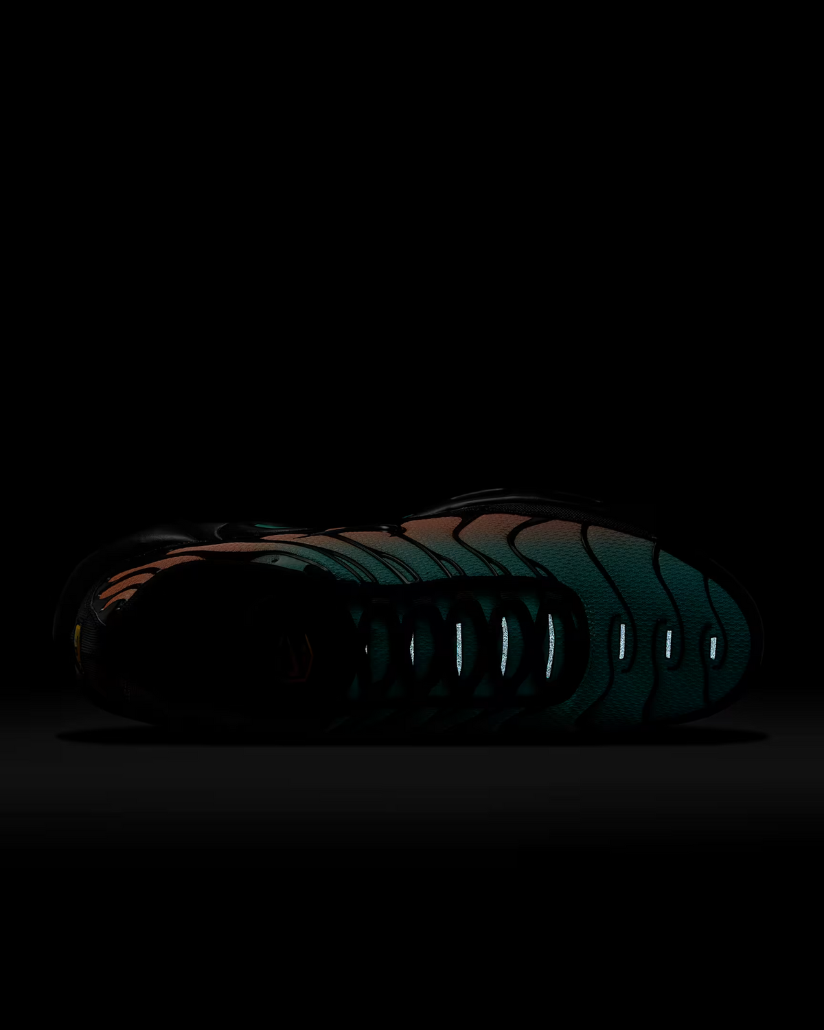 DM0032-022 Nike Air Max Plus Peach Teal (Men's)