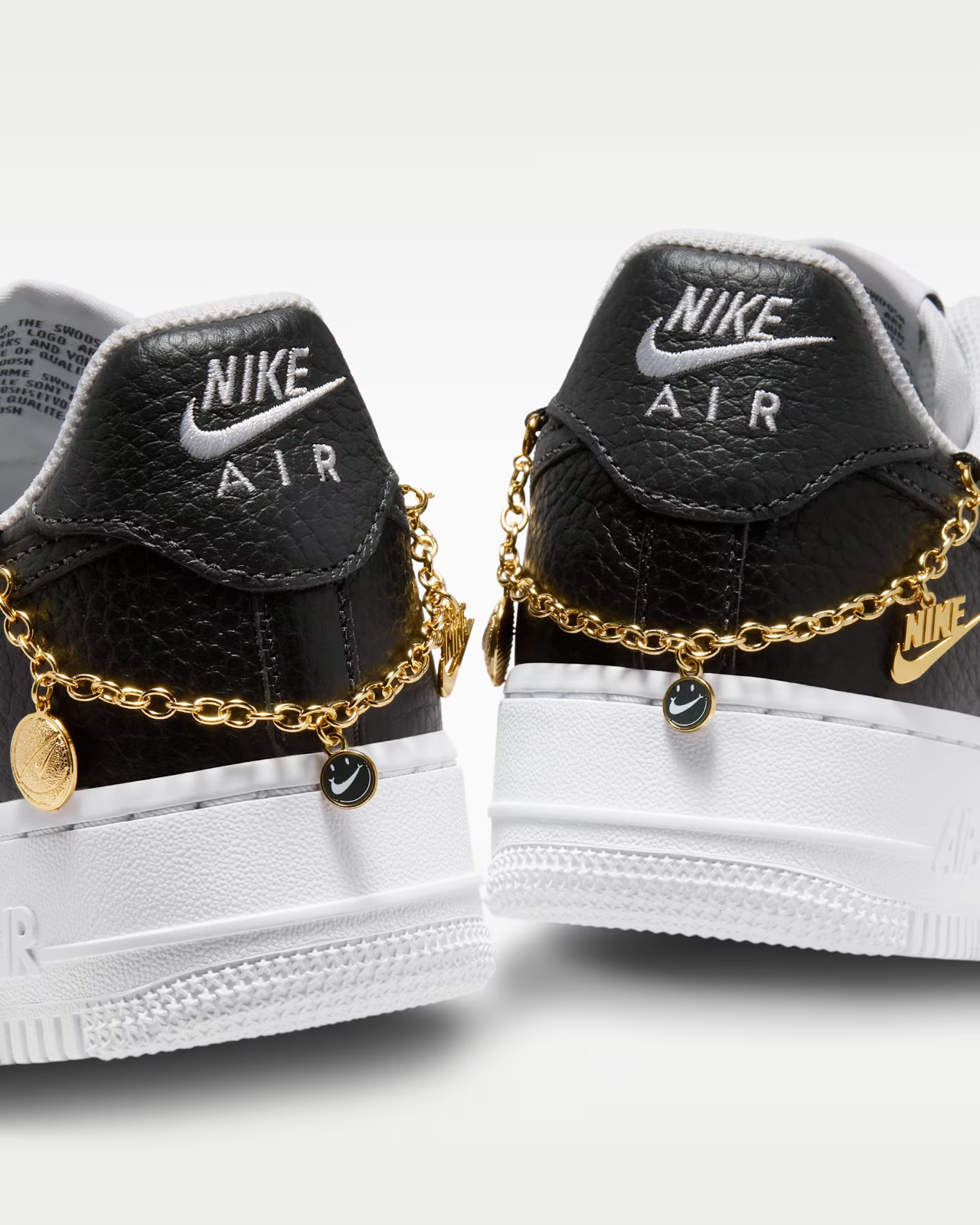 IR0872-001 Nike Air Force 1 '07 "Black/White" (Women's)