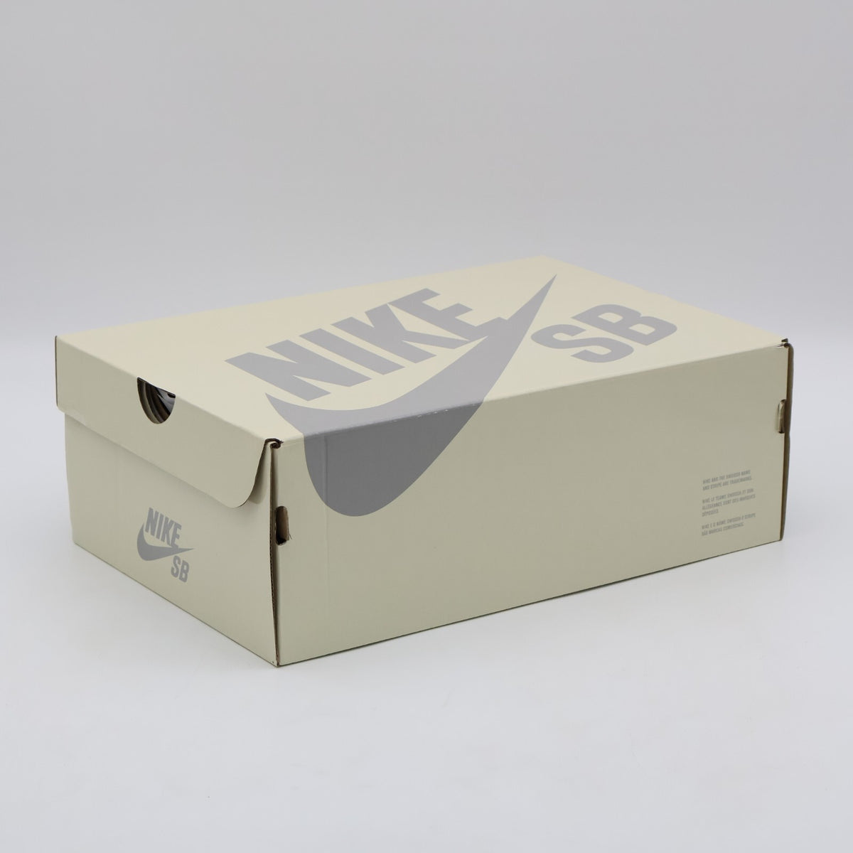 FZ8319-300 The Powerpuff Girls Nike SB Dunk Low Pro QS Buttercup (Men's)