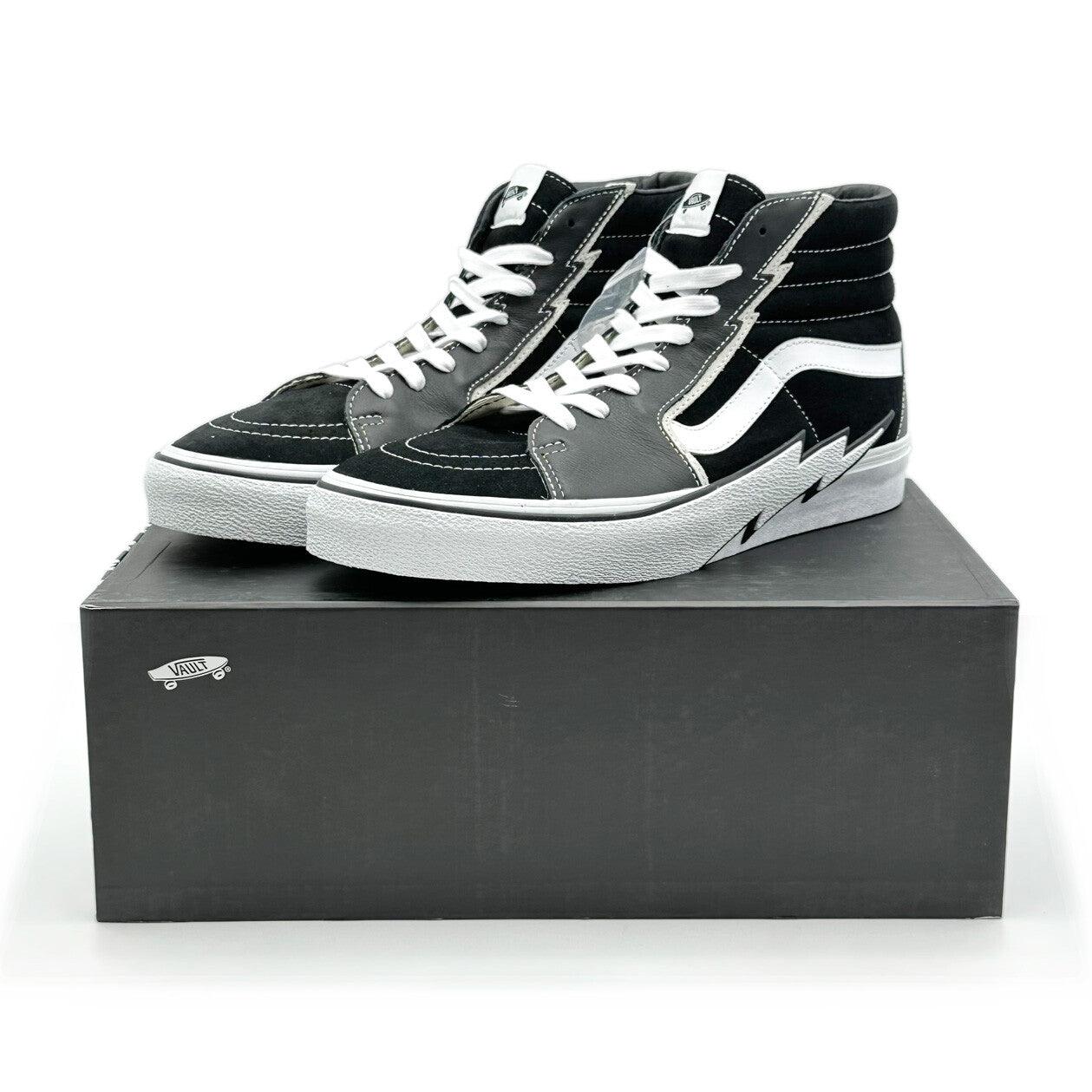 VN0007PSBLK1 MASTERMIND WORLD Ã Vault by Vans Sk8-Hi Bolt VLT LX