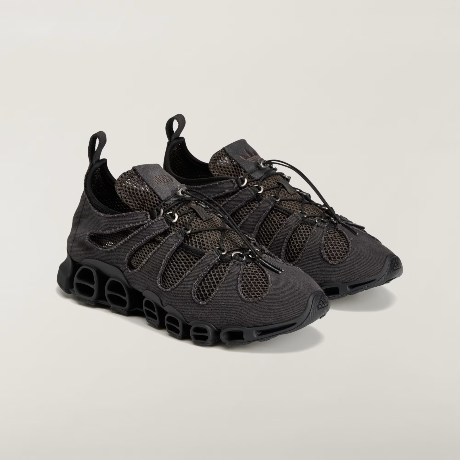 KK2728 Avavav adidas Megaride Core Black Shadow Olive (Women's)