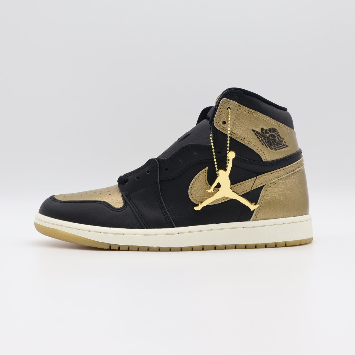 DZ5485-071 Nike Air Jordan 1 Retro High OG Black and Gold (Men's)