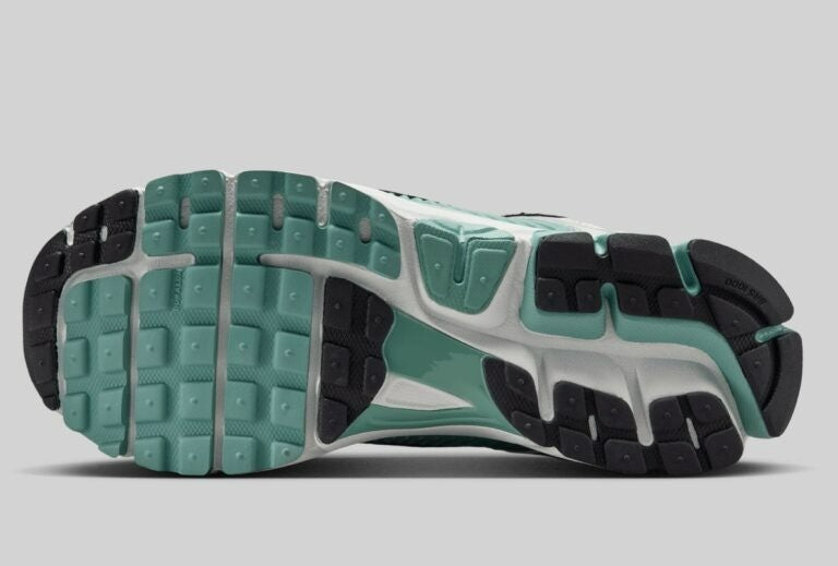 HF1877-101 Nike Women's Zoom Vomero 5 Cannon (Women's)