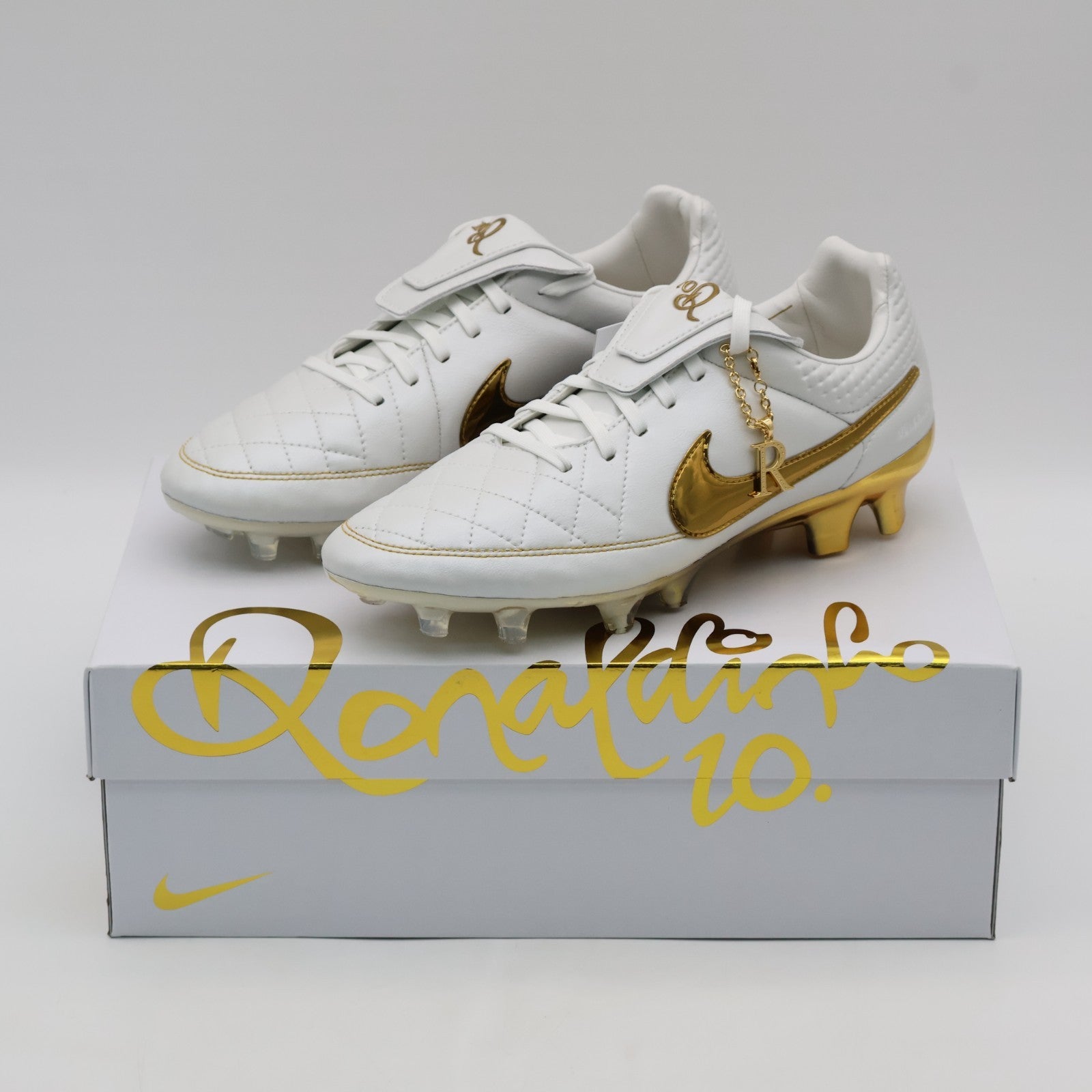 IF4388-100 Ronaldinho Ã Nike Tiempo Legend FG Touch of Gold (Men's)