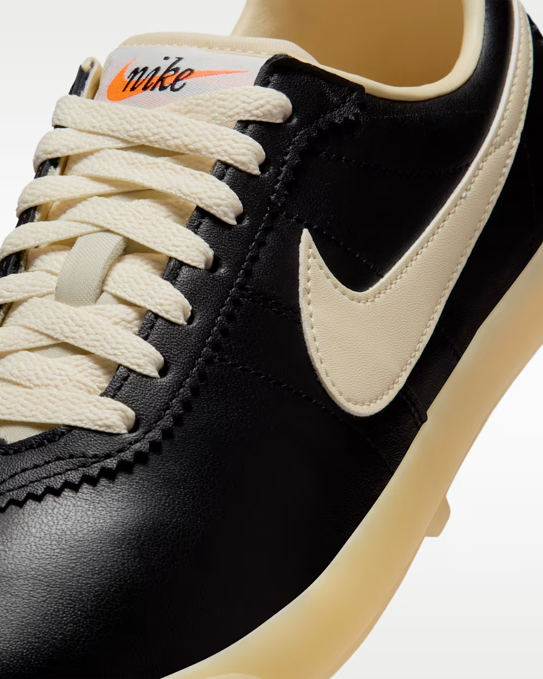 II1259-001 Nike Astro Grabber Leather Black (Women's)