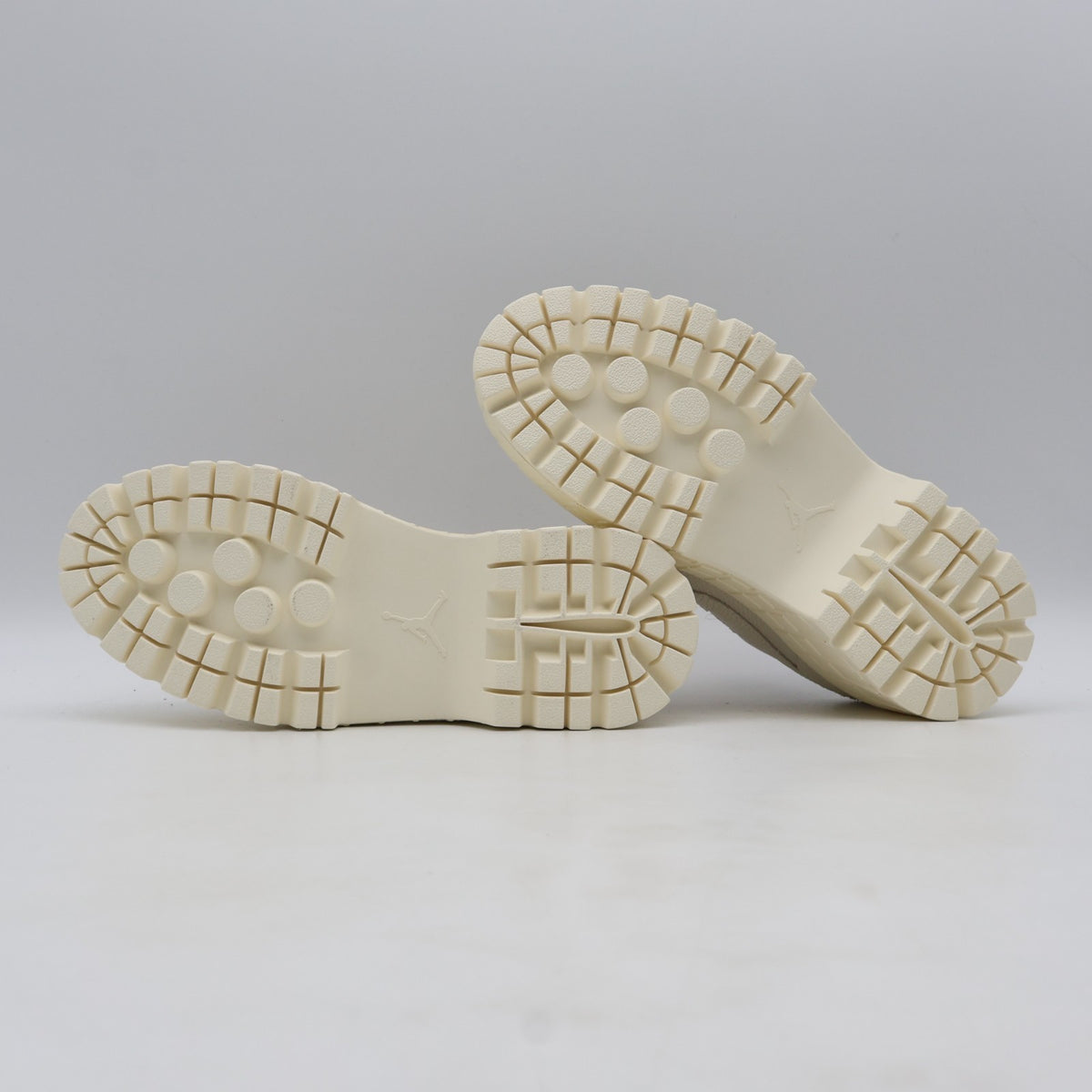 IR0835-110 Nike Air Jordan 1 Low Brooklyn Ivoly (Women's)