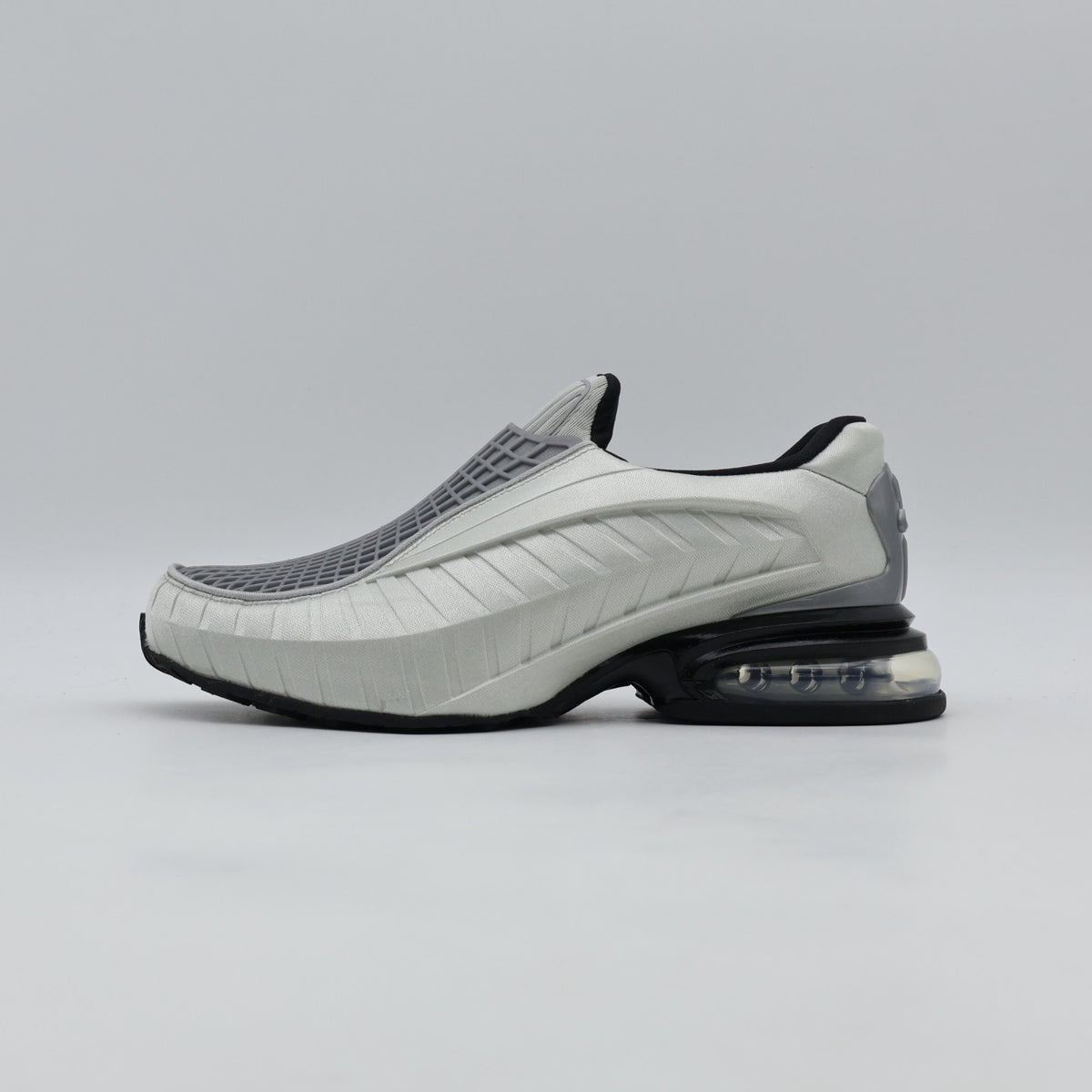 IB4527-001 Nike Air Max Dolce "Metallic Silver" (Women's)