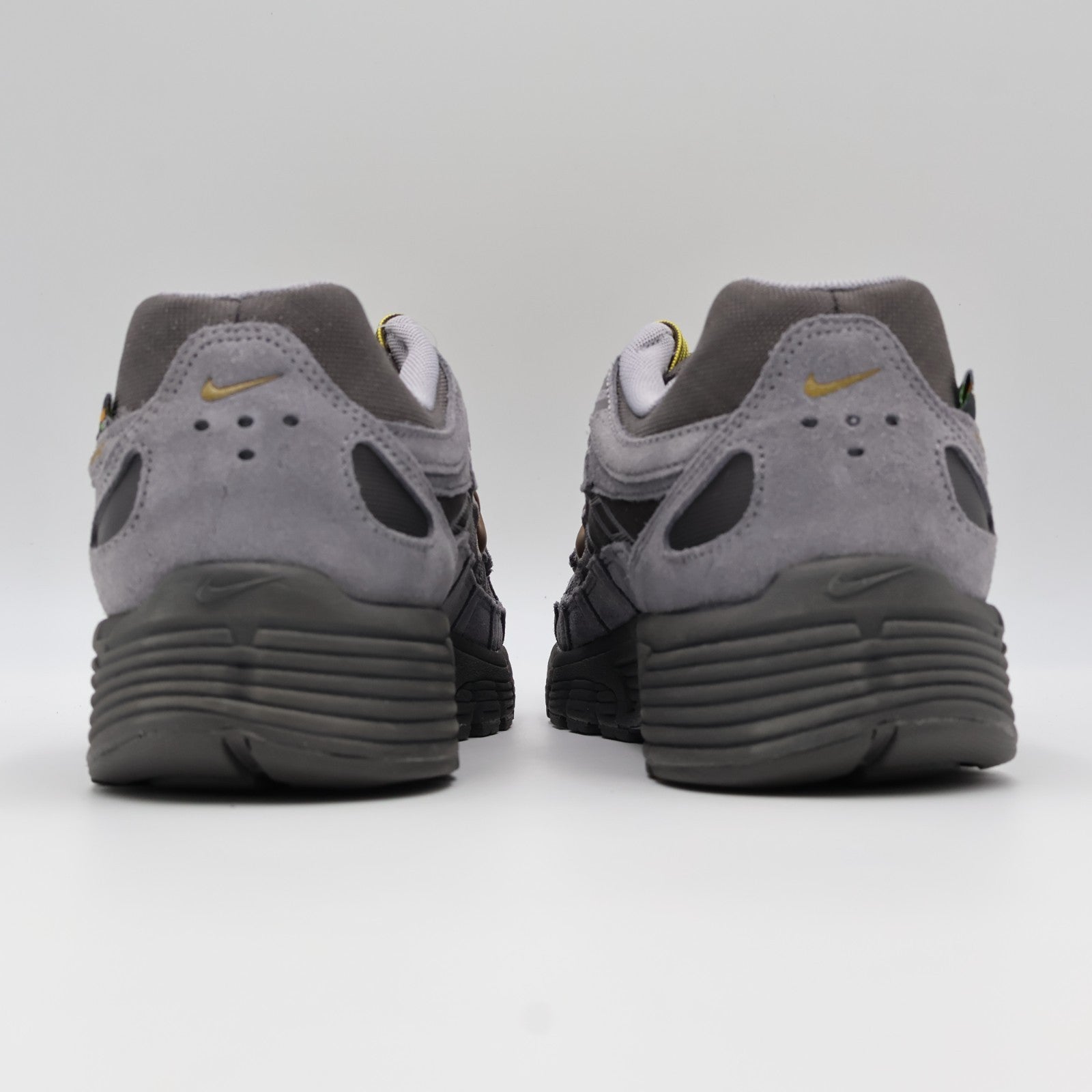 IH0946-201 Nike P-6000 Premium Cordura Medium Ash Golden Hops (Men's)