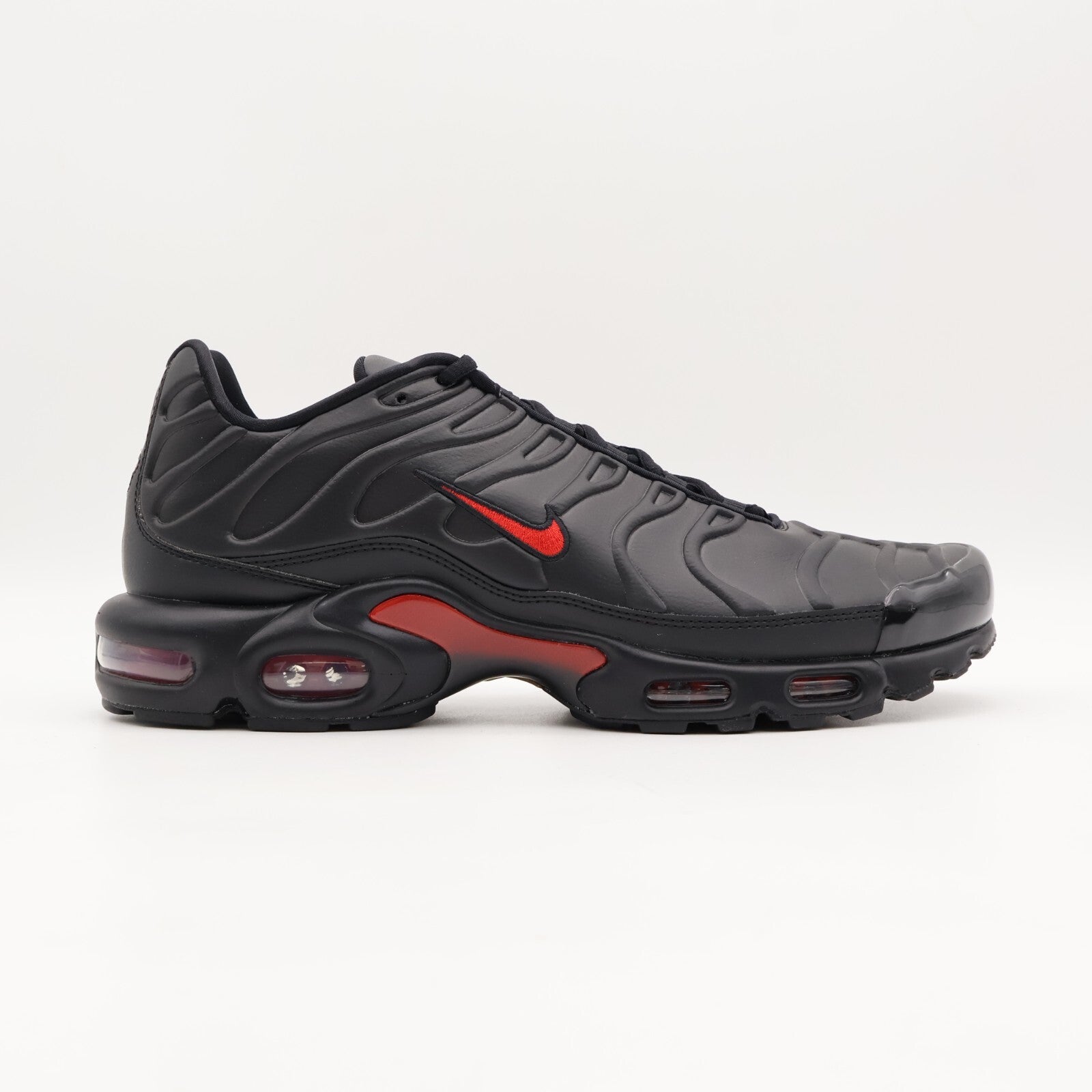 FZ3038-001 Nike Air Max Plus Premium Black Metallic Gold University Red (Men's)