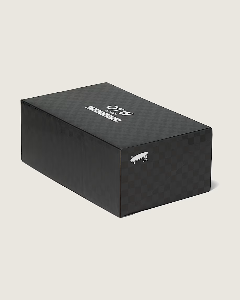 VN000EFYBLA NEIGHBORHOOD Ã OTW by Vans Half Cab 33 Black