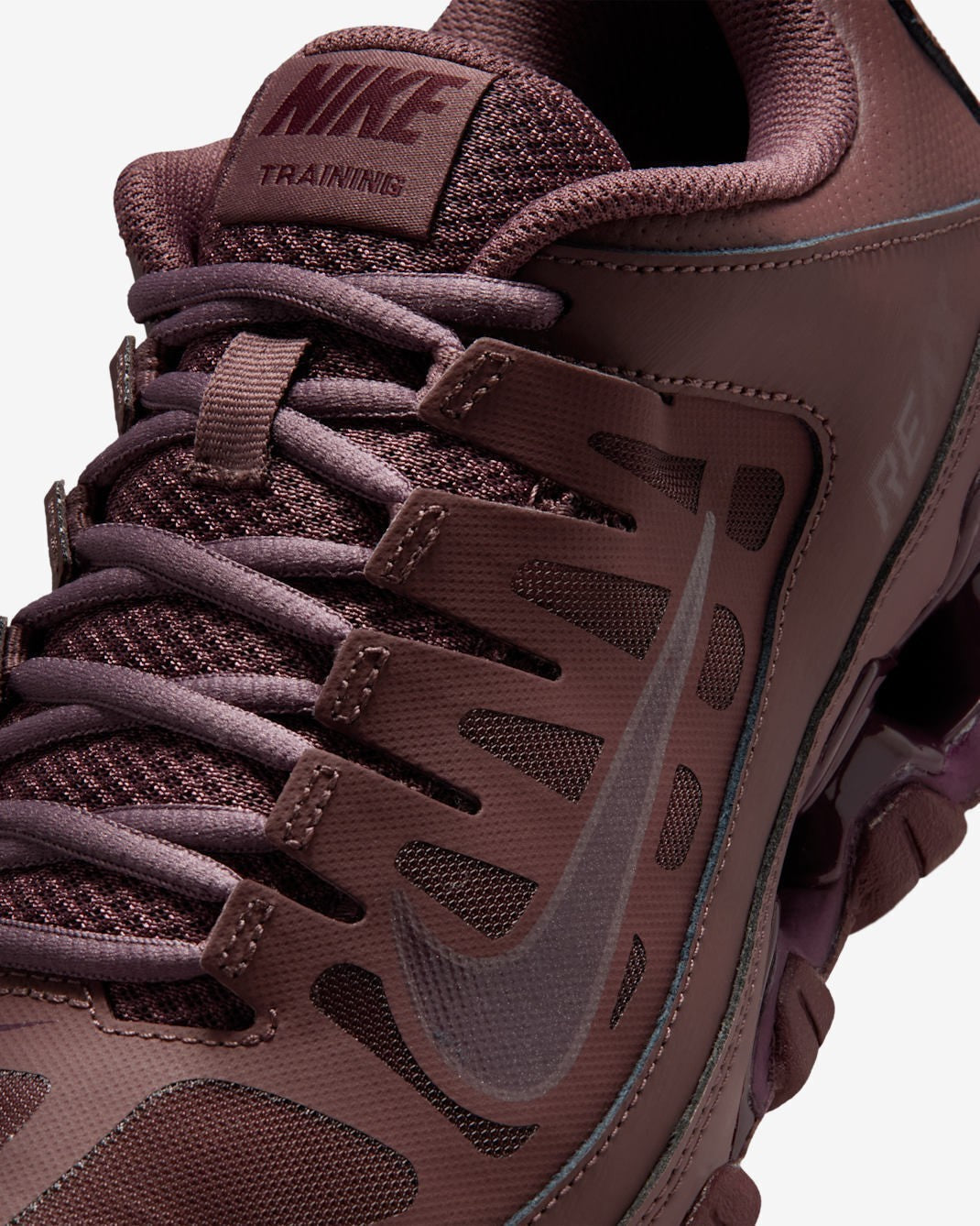 IO2400-500 Nike Reax 8 TR Tattoo Burgundy Crush (Women's)