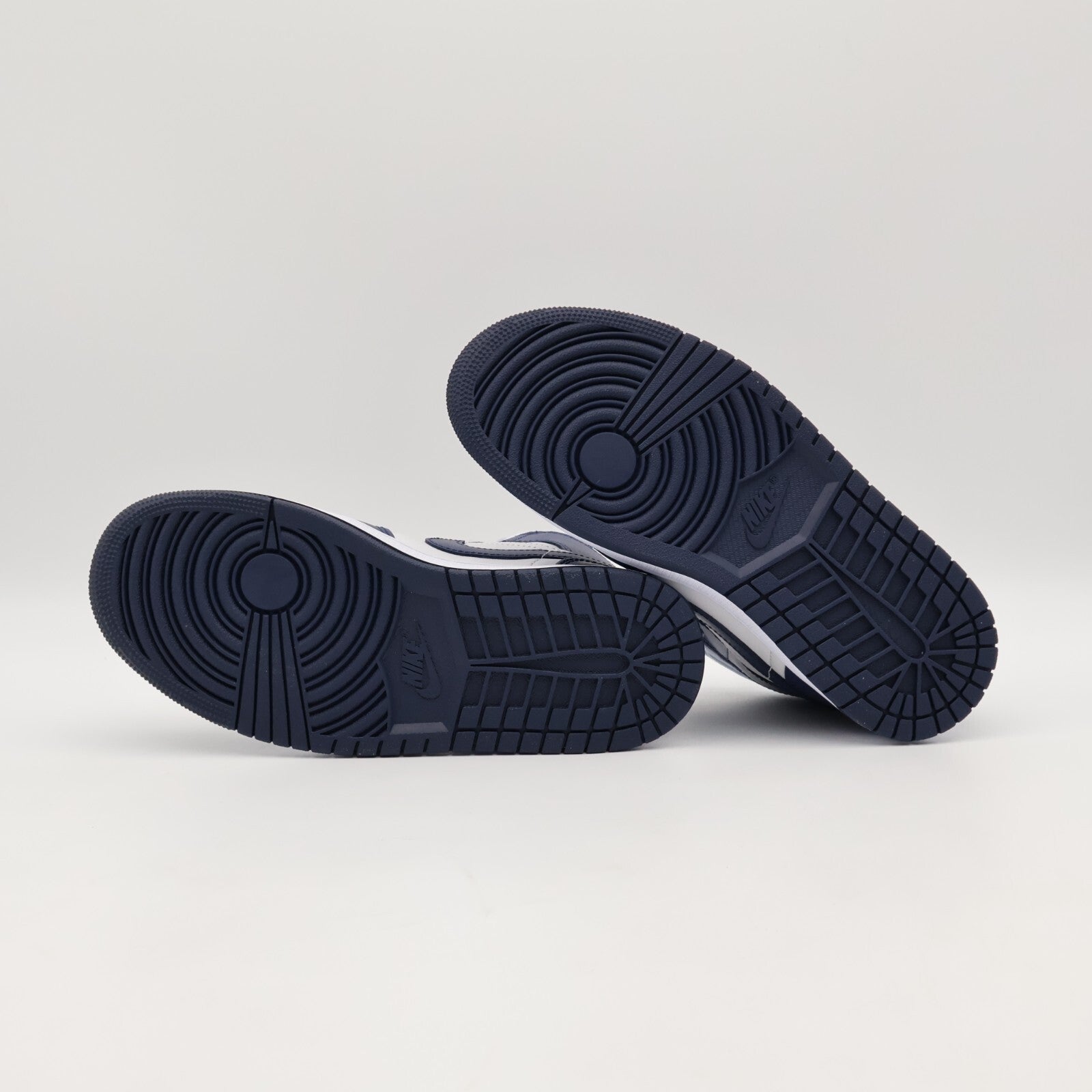 FZ8777-044 Nike Air Jordan 1 Mid Football Grey Mid Night Navy (Women's)