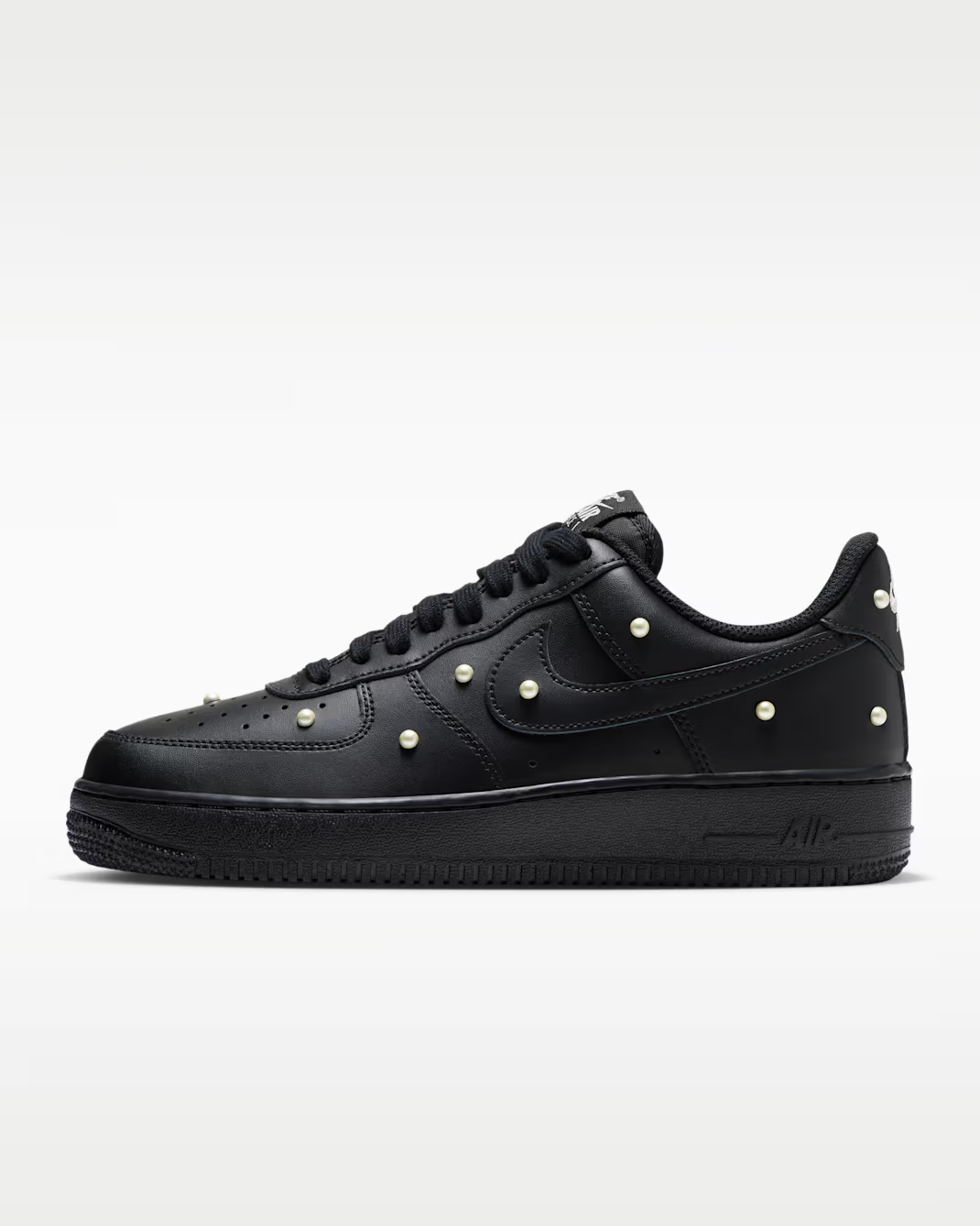 IQ0133-001 Nike AIR FORCE 1 '07 SE (Women's)