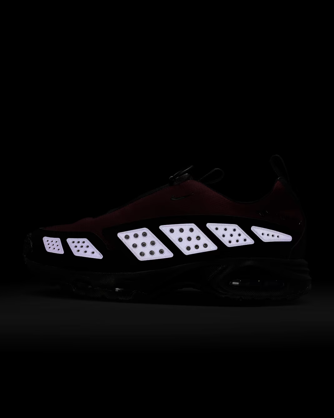 FZ4238-600 Nike Air Max Sunder GORE-TEX Burgundy Crush (Women's)